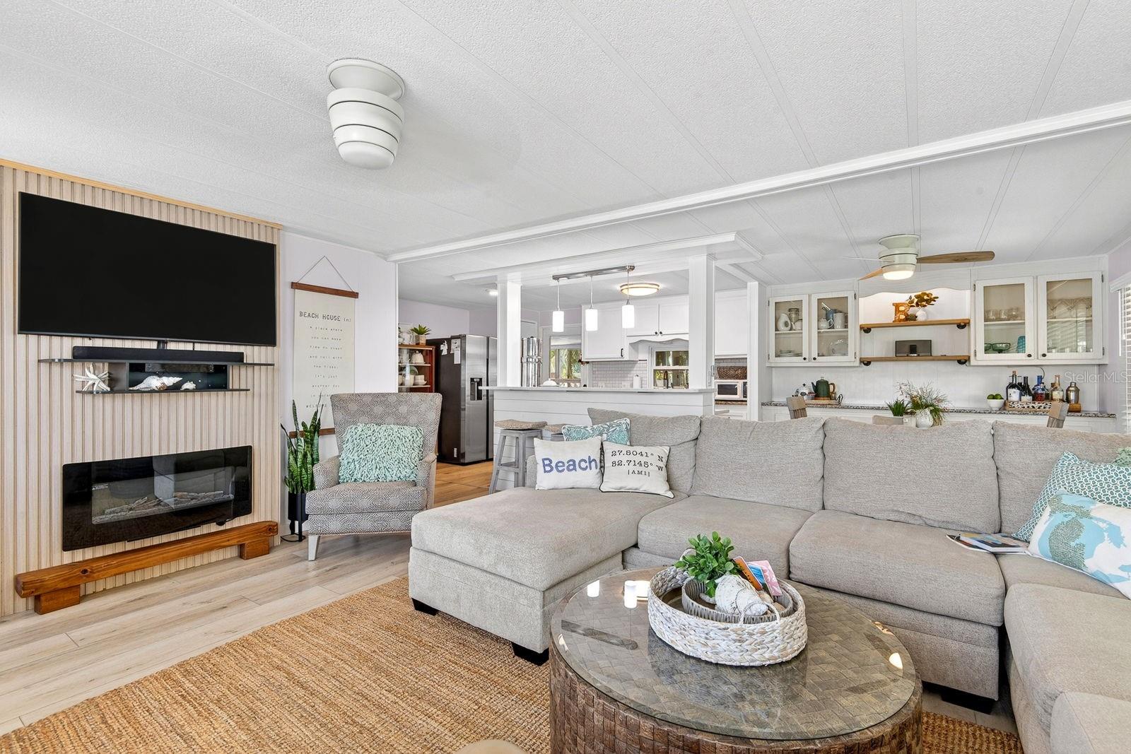 PALMA SOLA SHORES - Residential