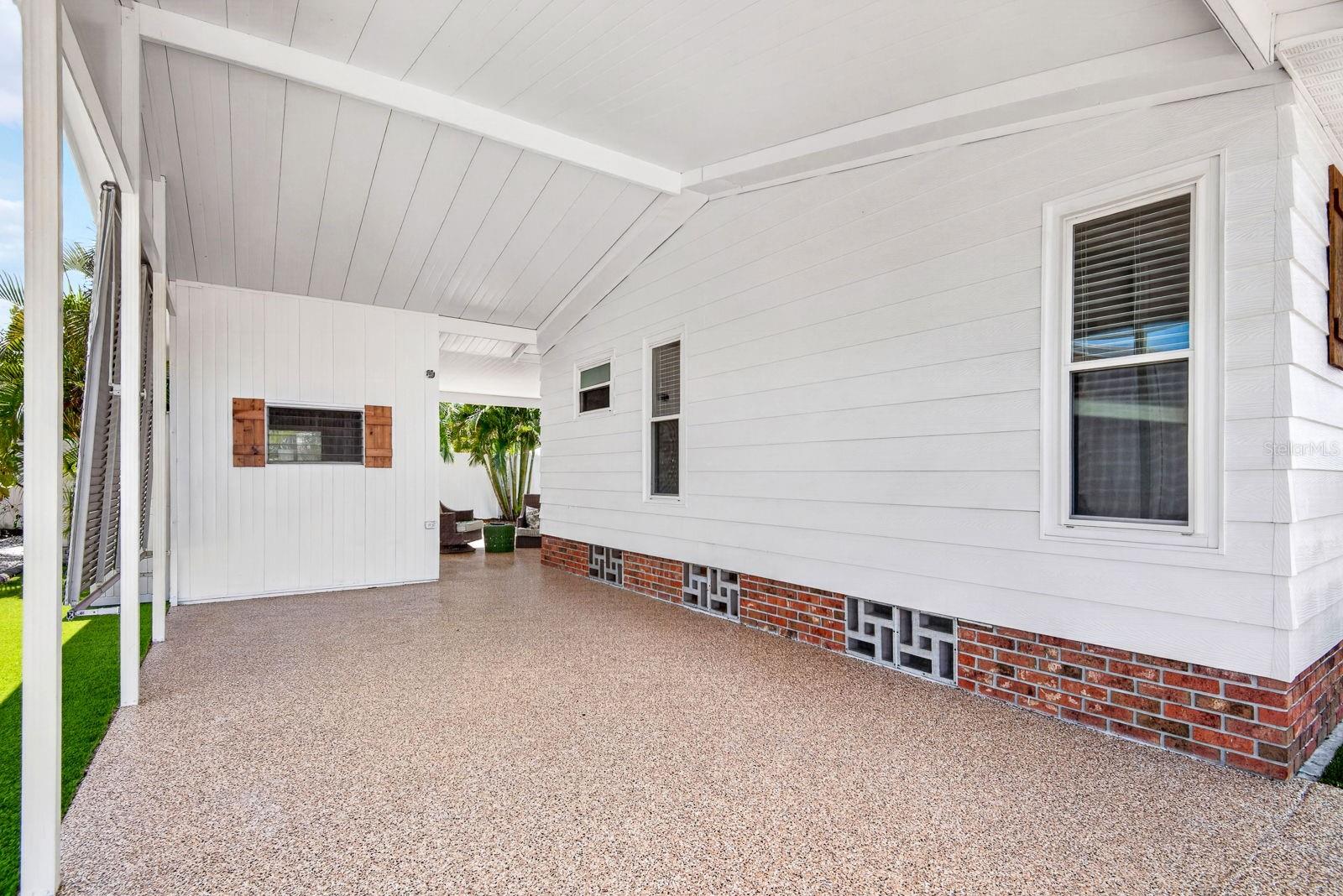 PALMA SOLA SHORES - Residential