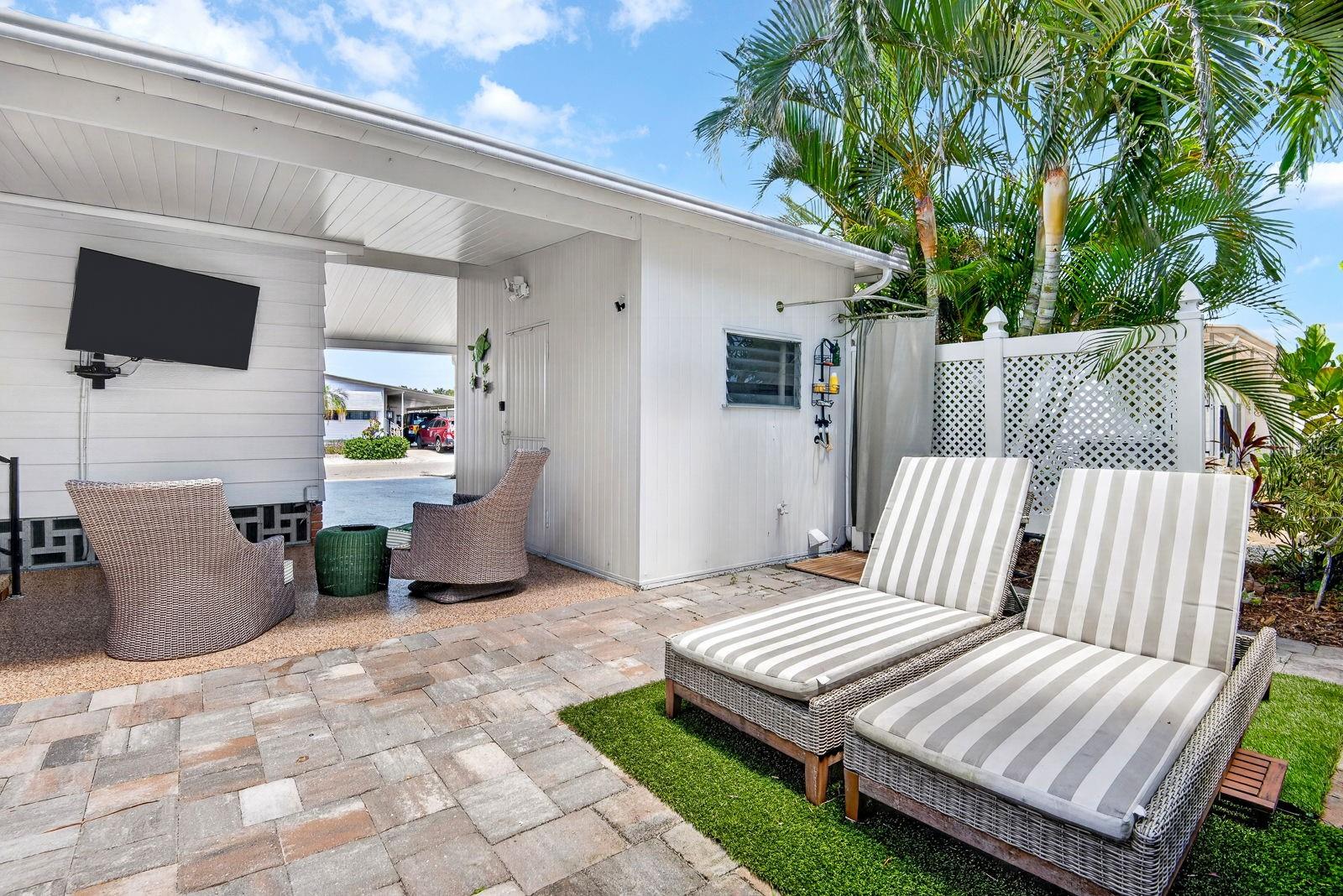 PALMA SOLA SHORES - Residential