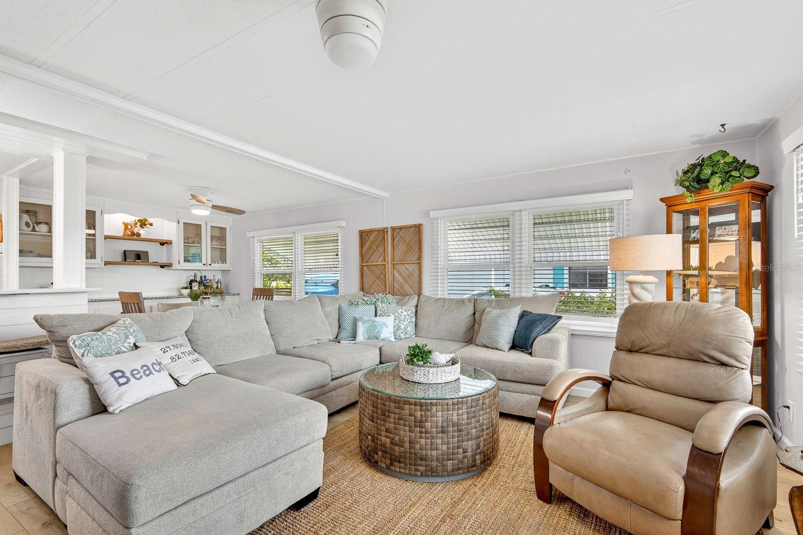 PALMA SOLA SHORES - Residential