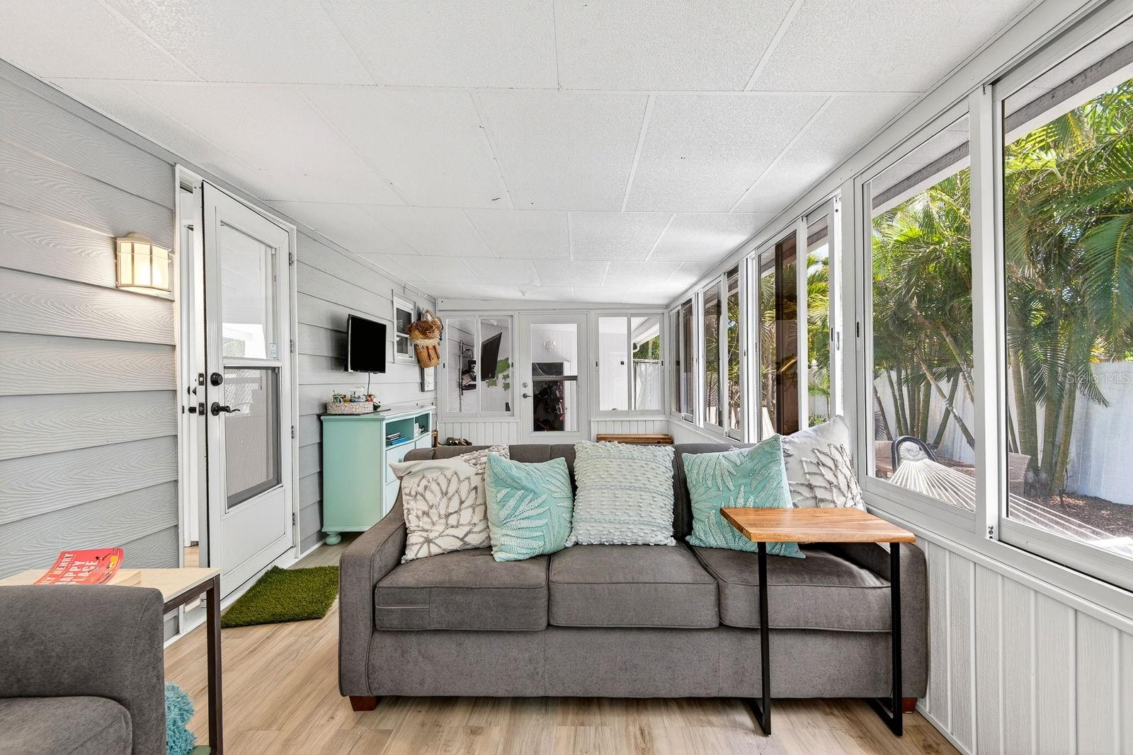 PALMA SOLA SHORES - Residential