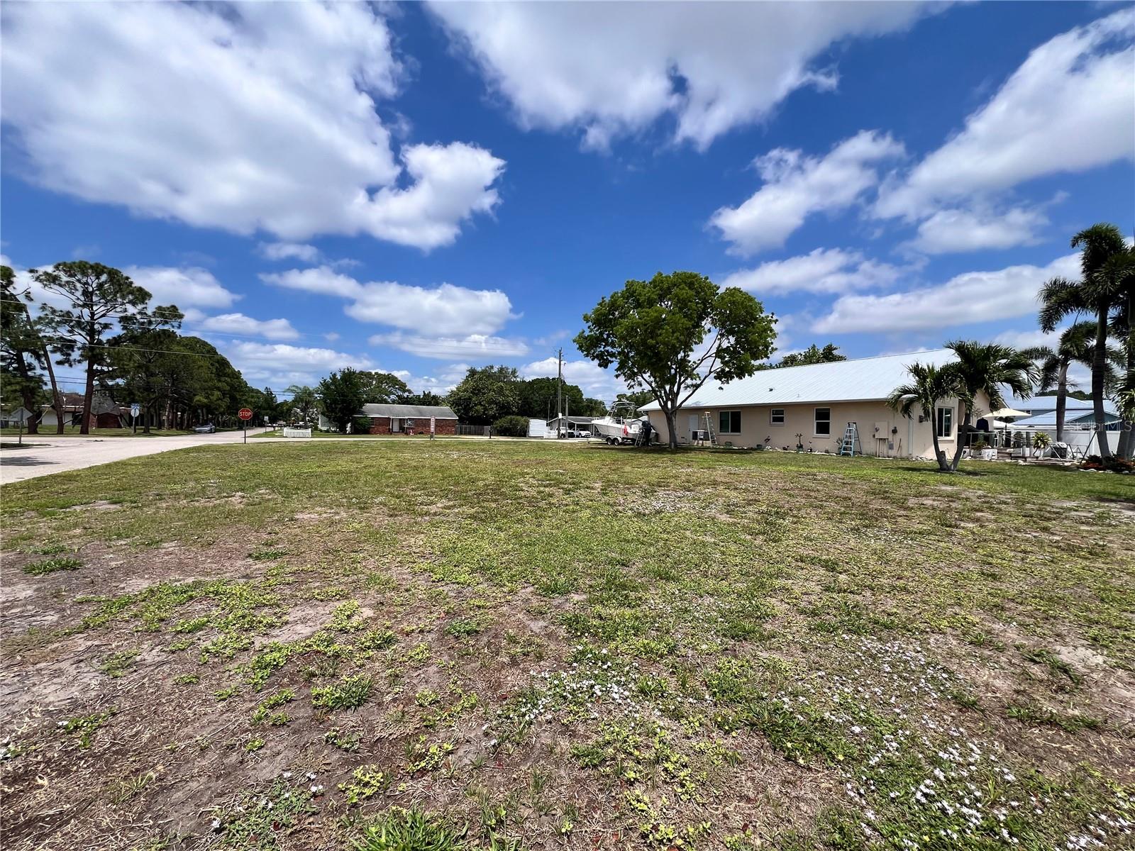 2213 10TH STREET W