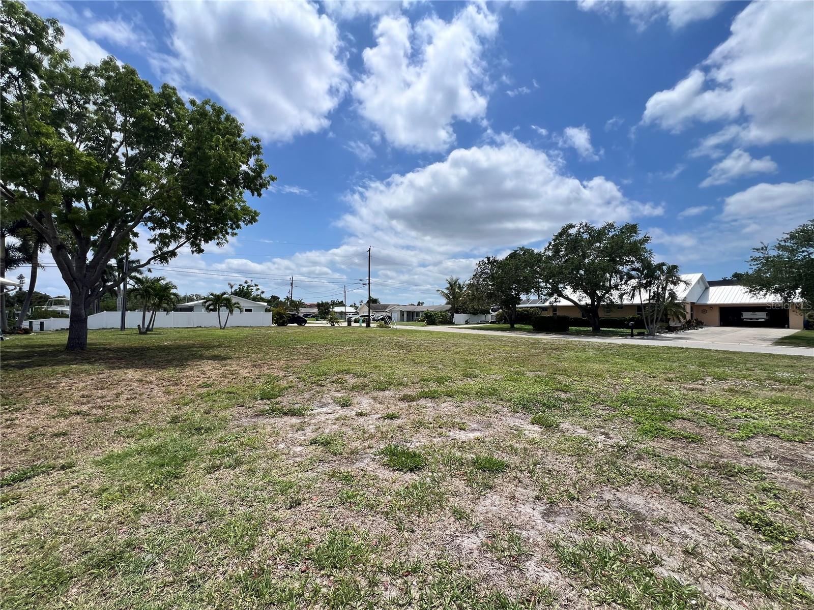 2213 10TH STREET W
