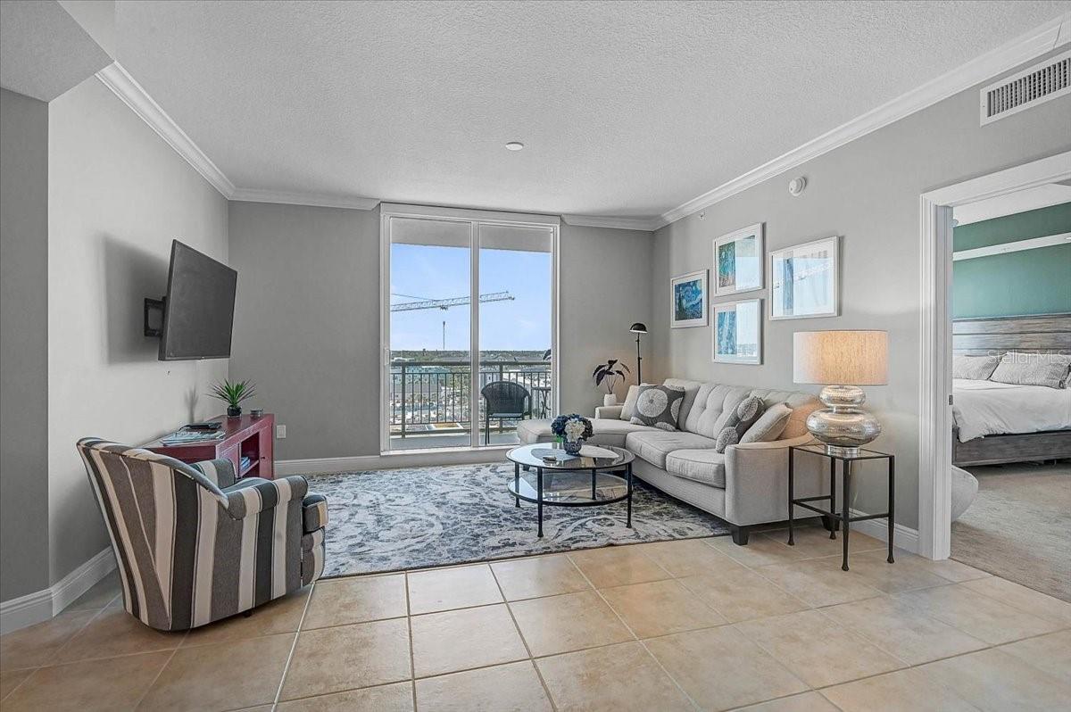 800 N TAMIAMI TRAIL 910