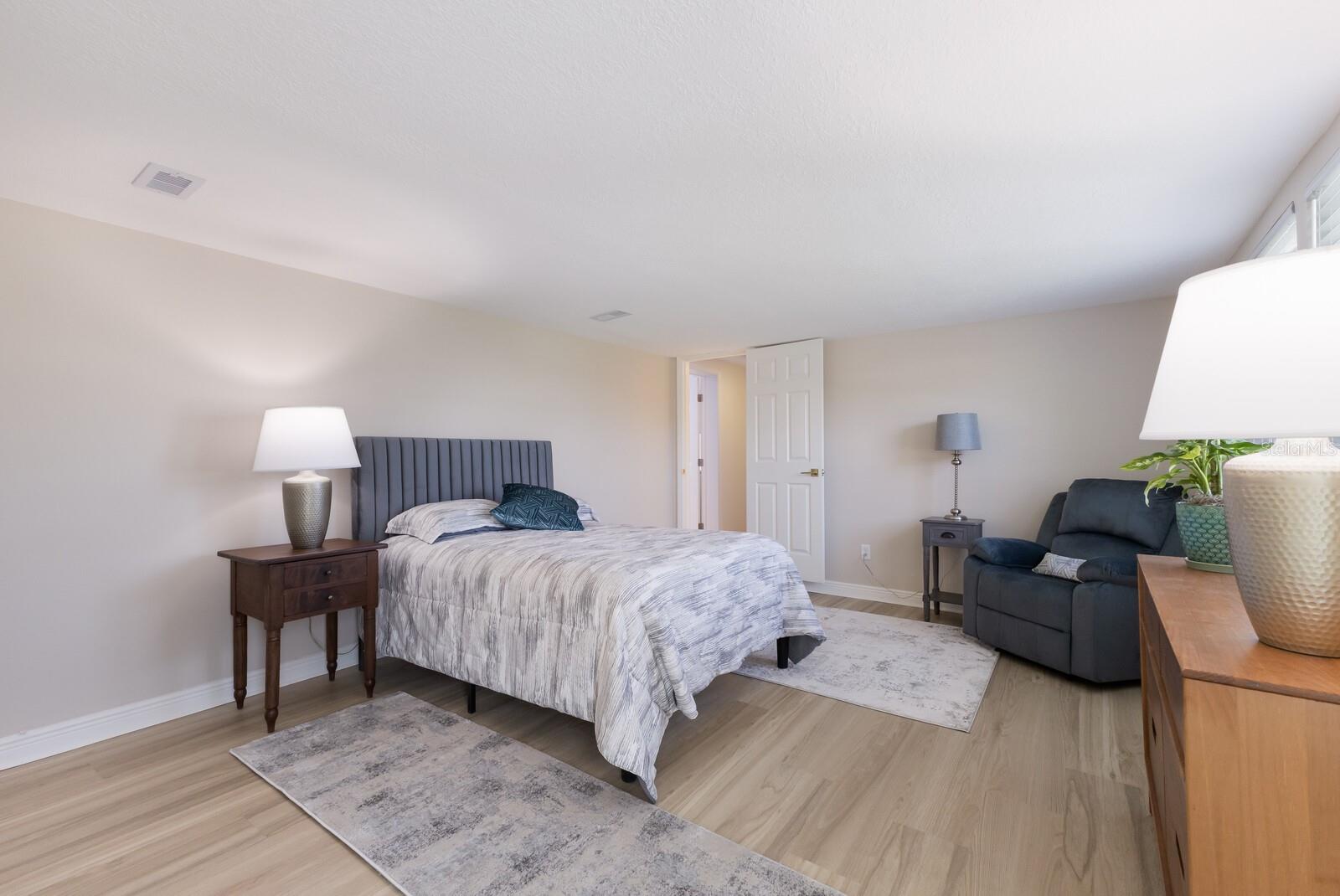 HOLMES BEACH 33RD UNIT - Residential