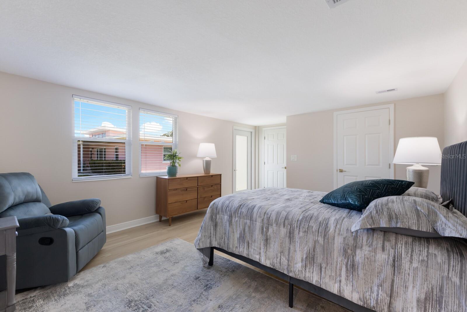 HOLMES BEACH 33RD UNIT - Residential