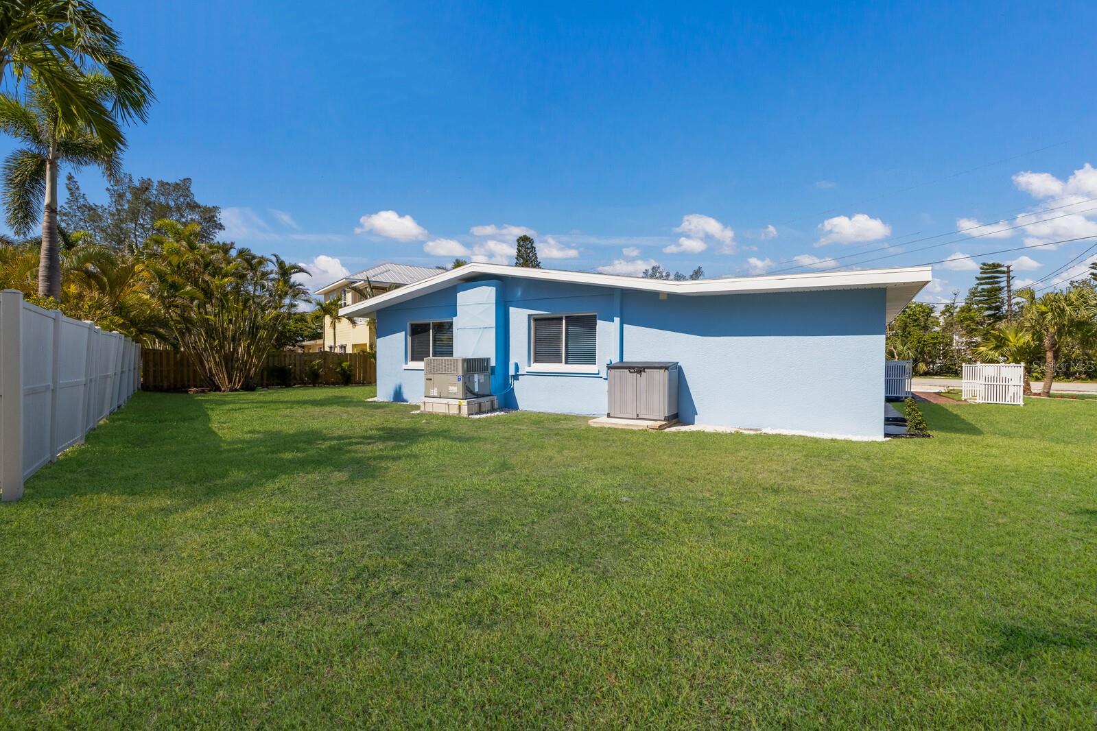 HOLMES BEACH 33RD UNIT - Residential