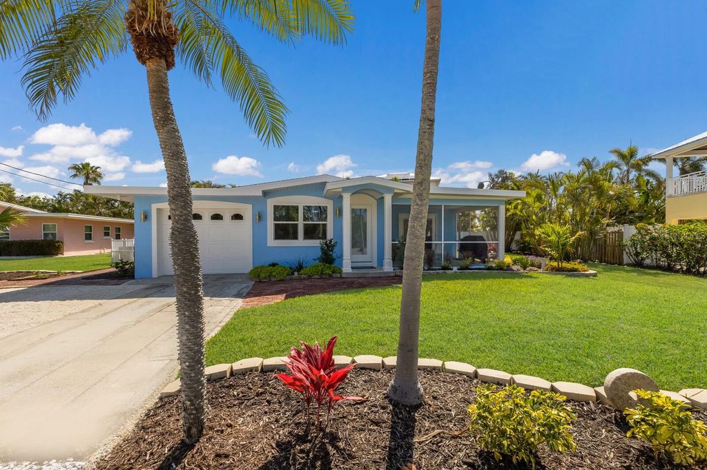 Photo of 237 85th Street, Holmes Beach, FL 34217 (MLS # A4653268)