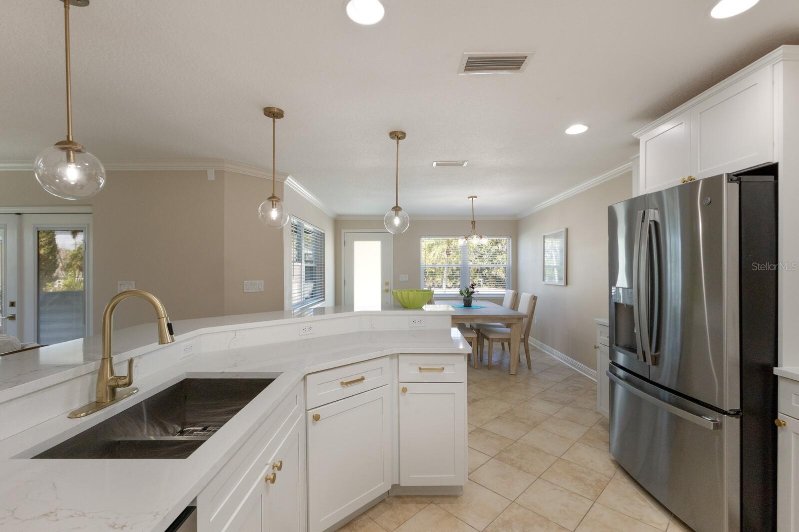 HOLMES BEACH 33RD UNIT - Residential