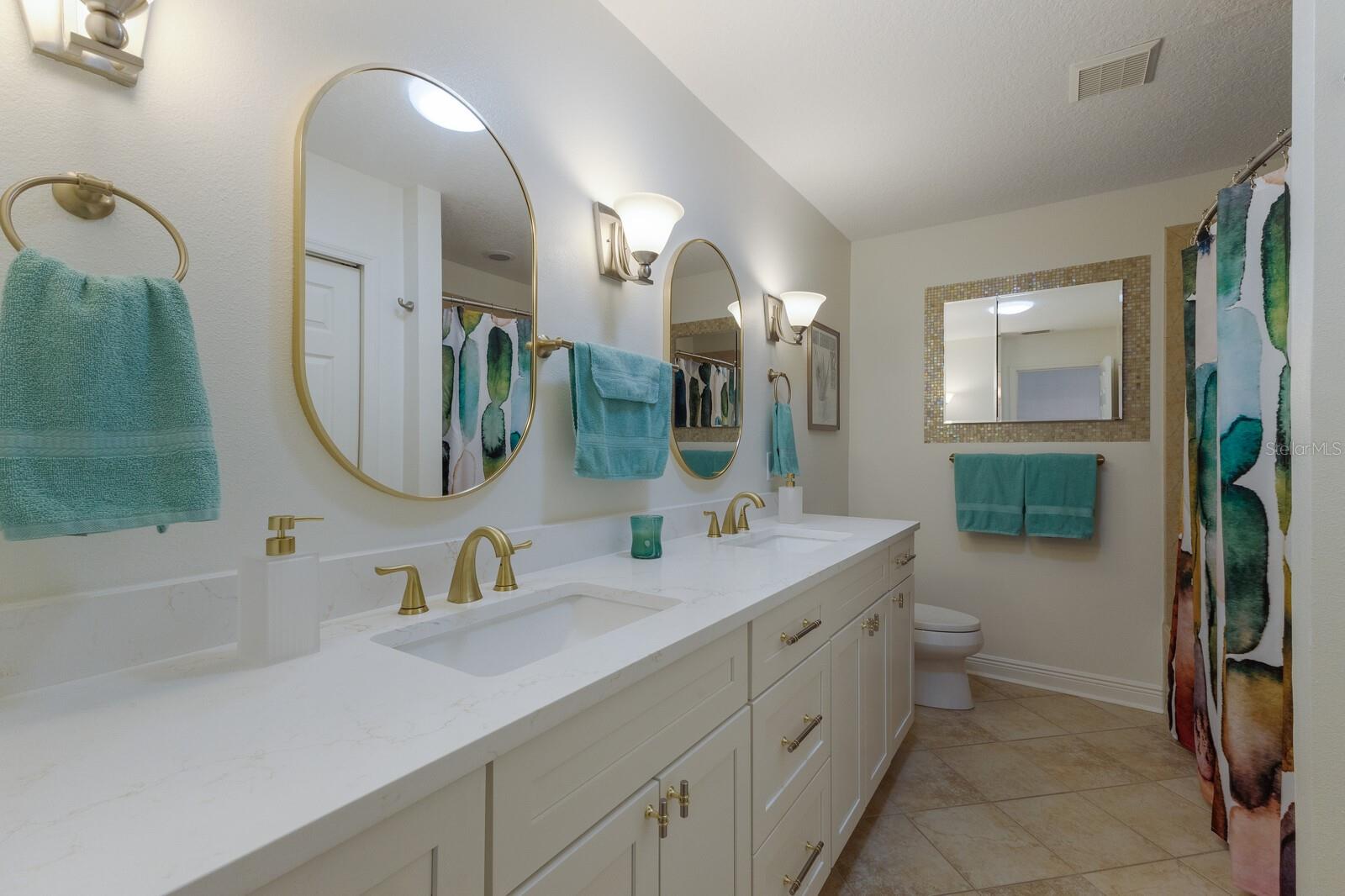 HOLMES BEACH 33RD UNIT - Residential