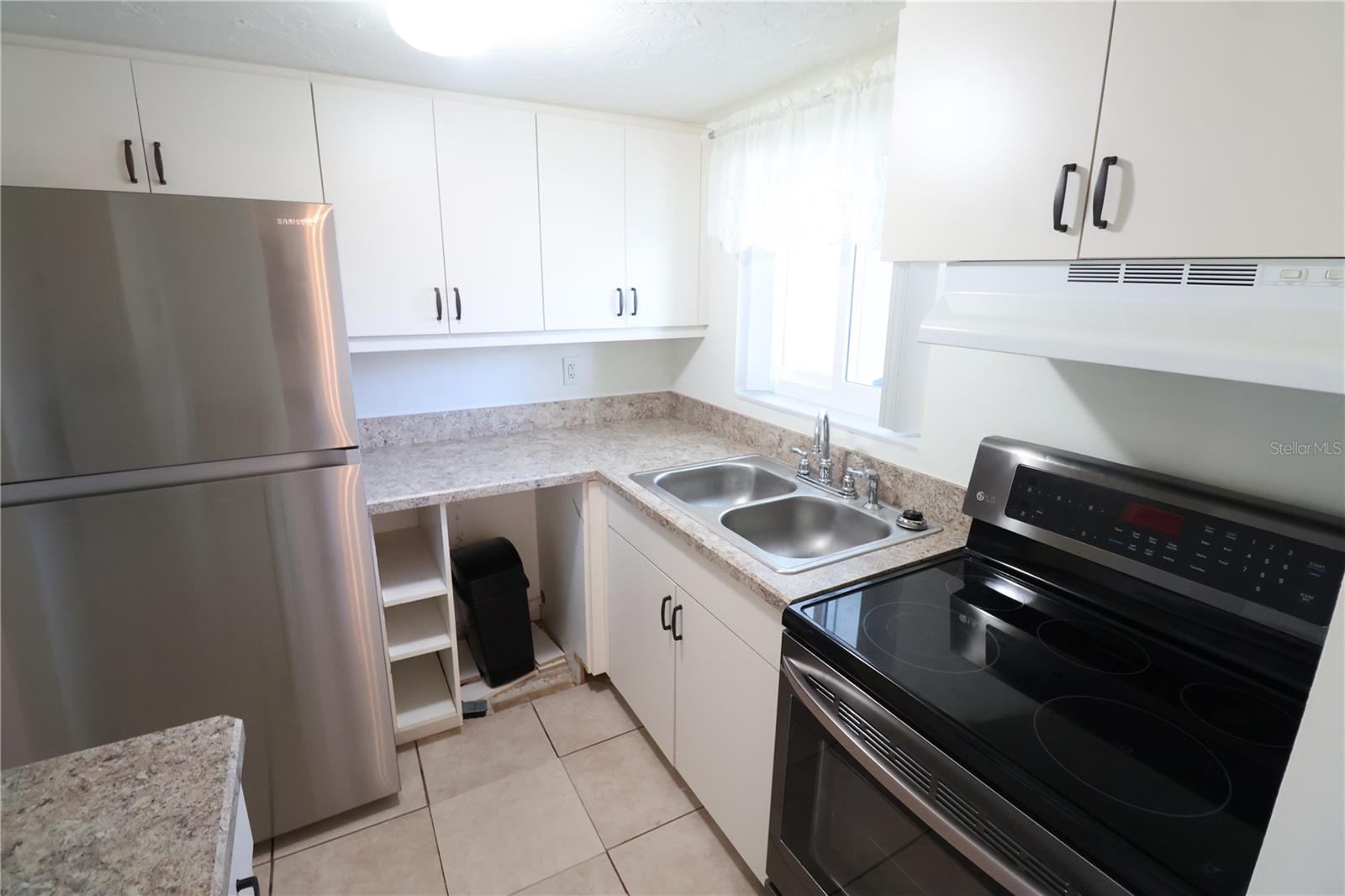 BAYSHORE II SEC 16 - Residential Lease