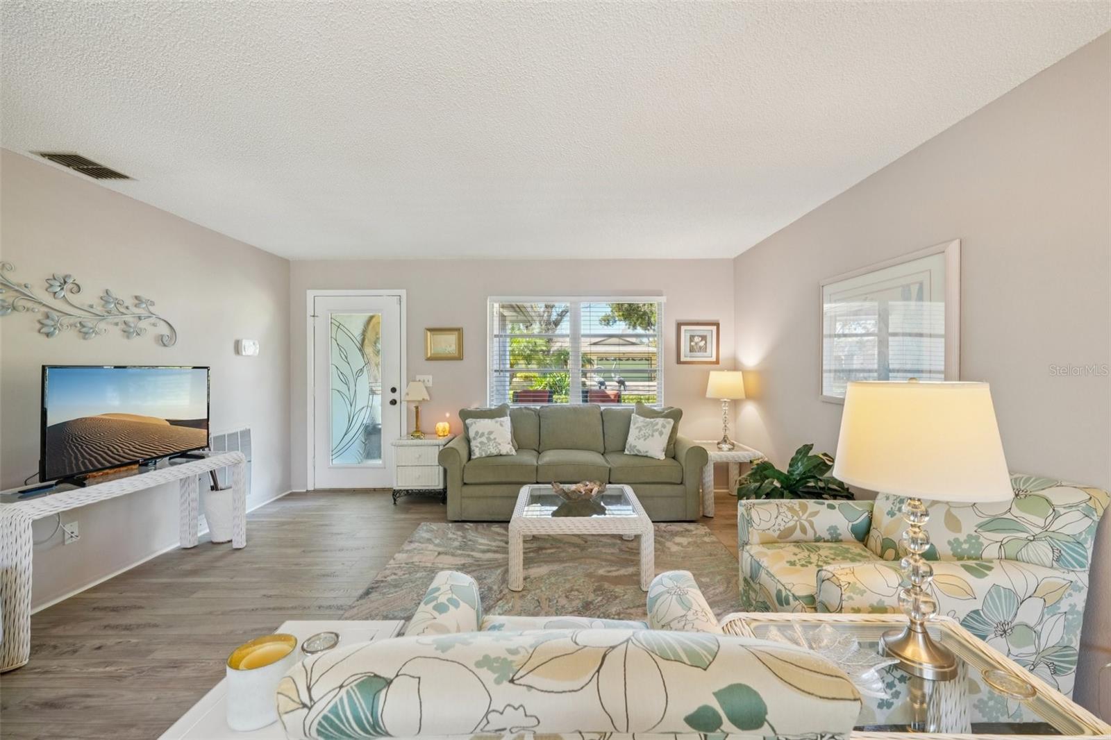 HIGHLAND LAKES UNIT SIX - Residential