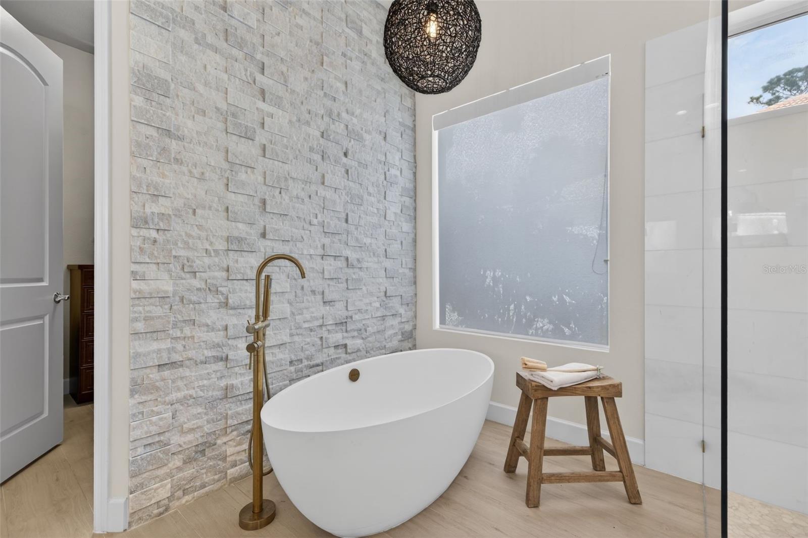 QUAIL LAKE - Residential