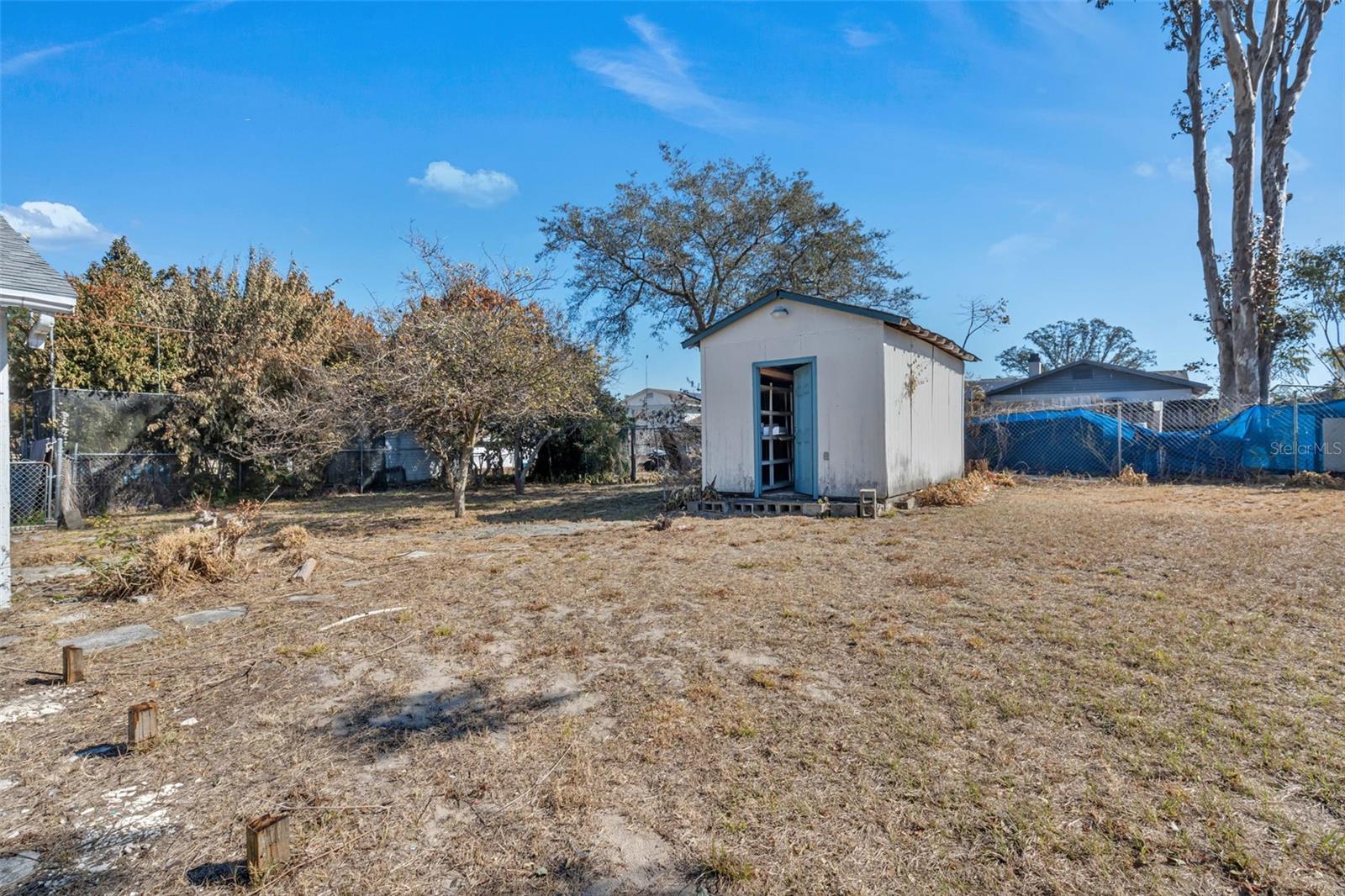 GLENN OAKS - Residential Lease