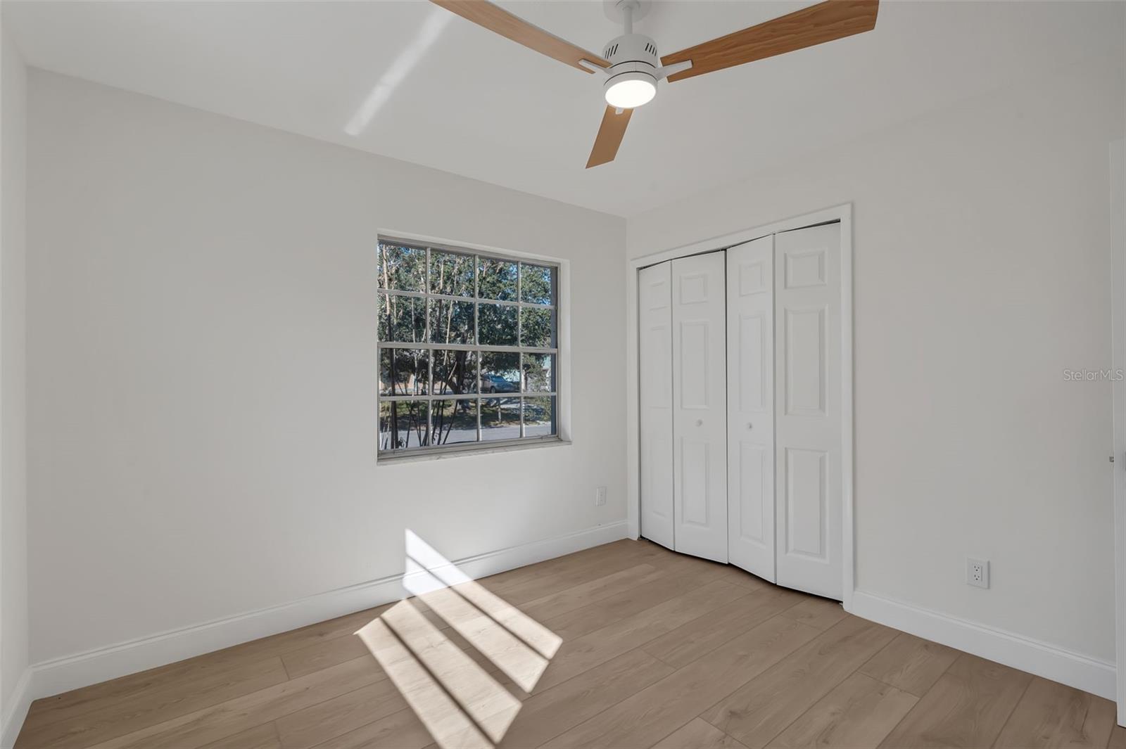 GLENN OAKS - Residential Lease