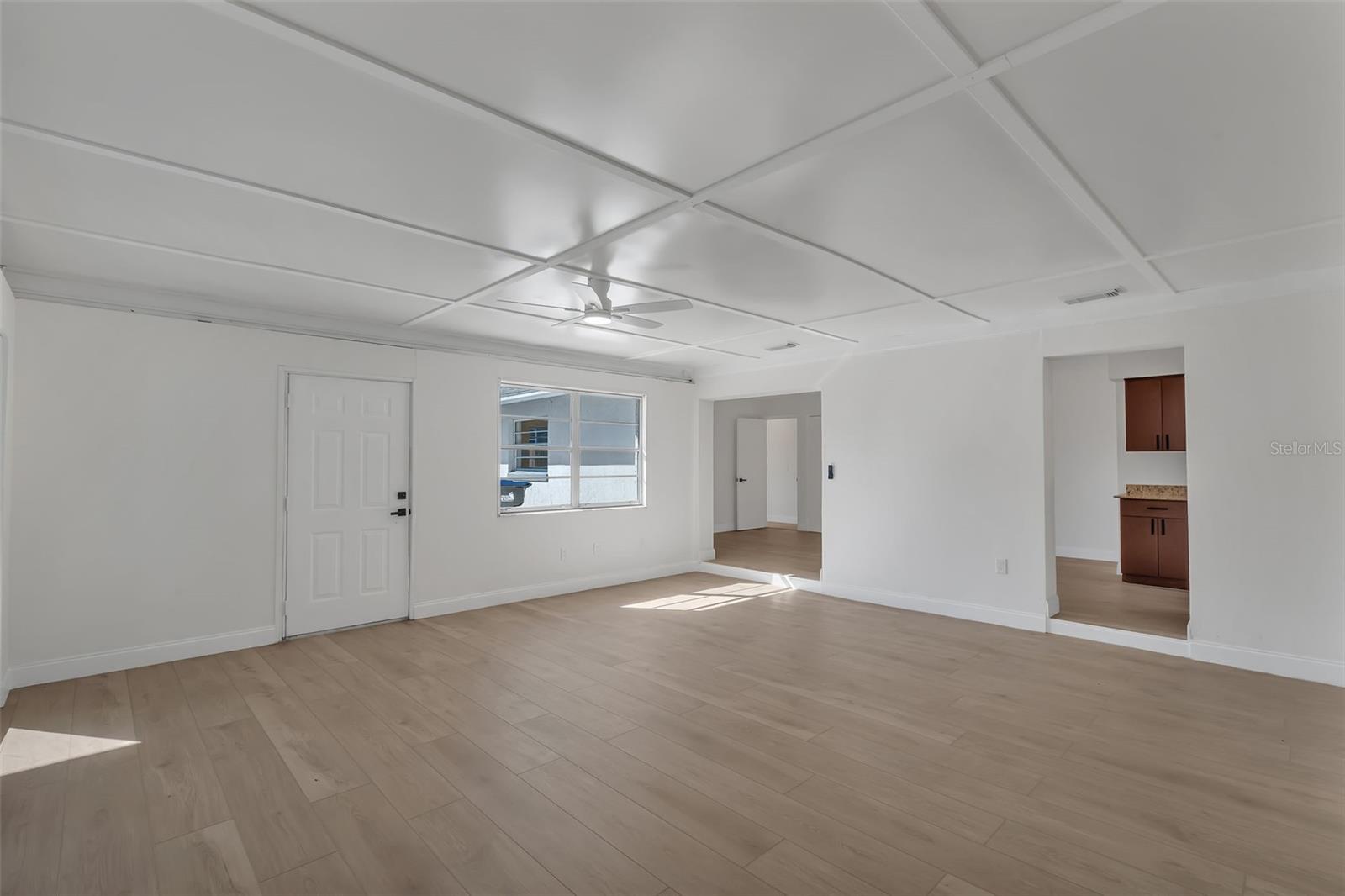 GLENN OAKS - Residential Lease