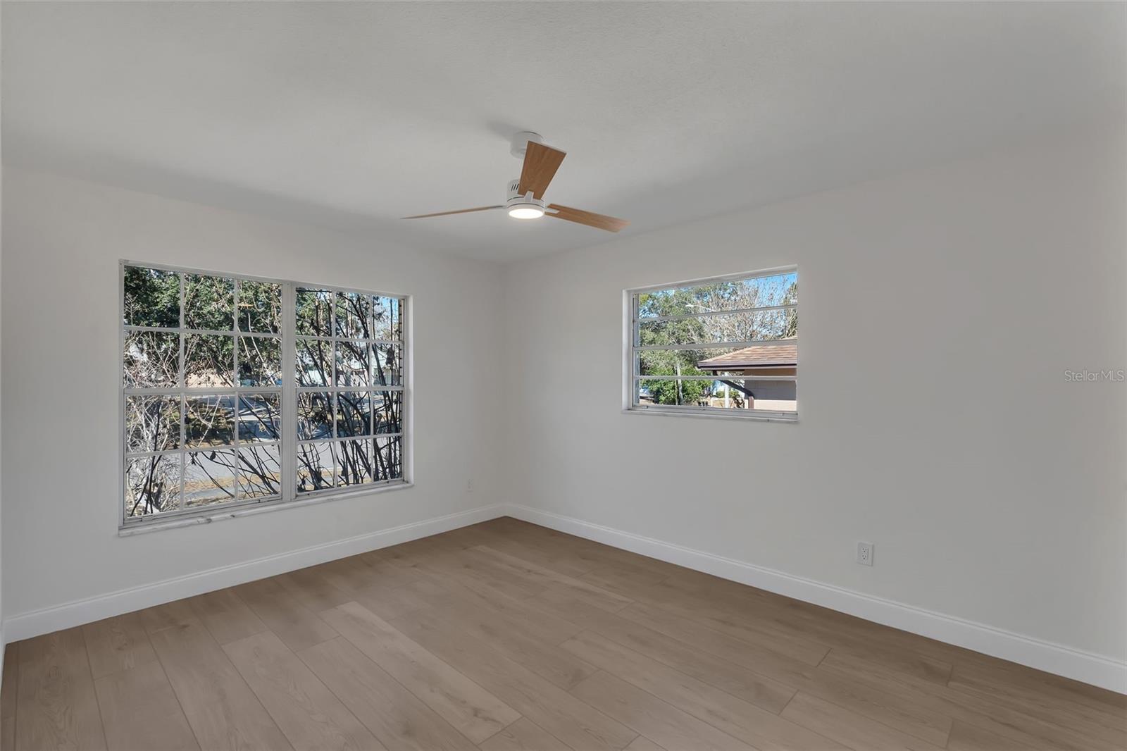 GLENN OAKS - Residential Lease