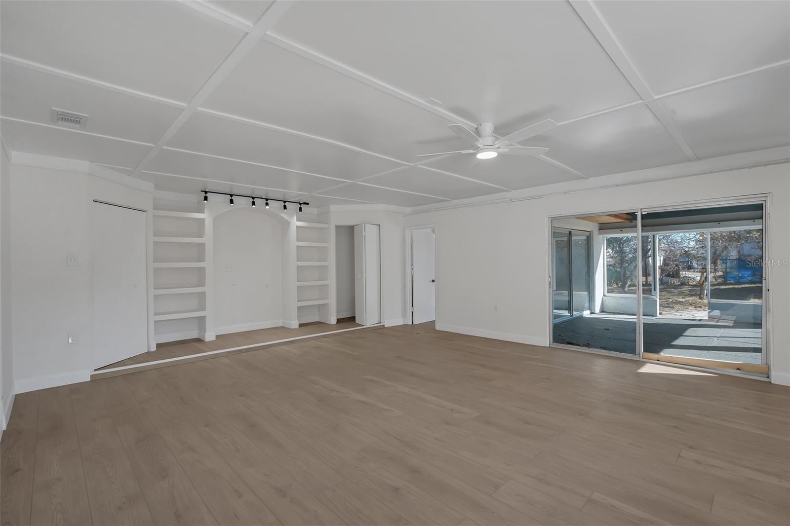 GLENN OAKS - Residential Lease