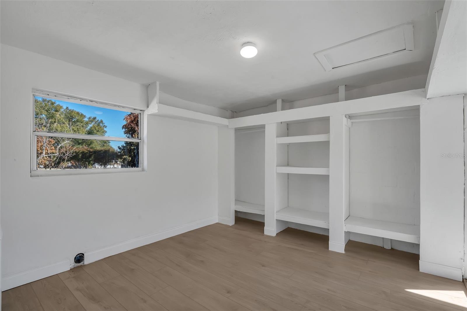 GLENN OAKS - Residential Lease