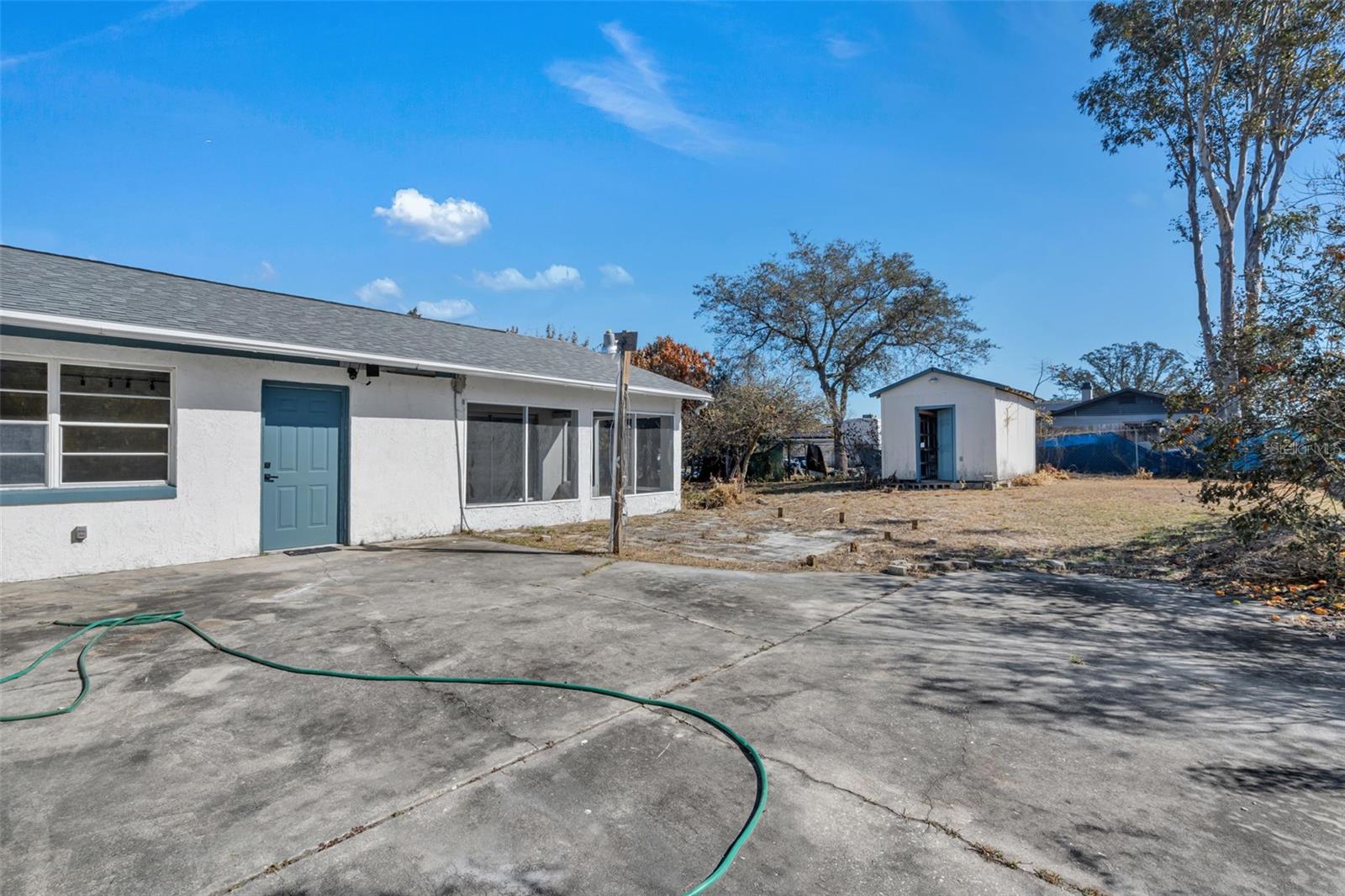 GLENN OAKS - Residential Lease