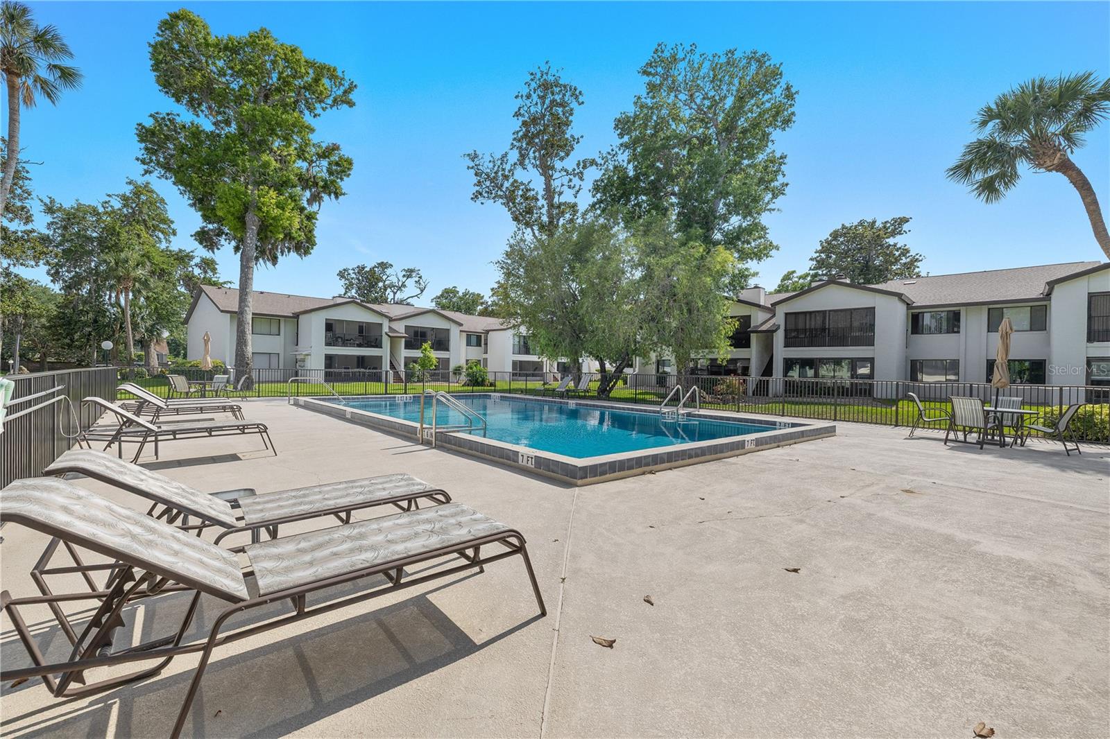 ESCONDIDO AT TOMOKA OAKS - Residential