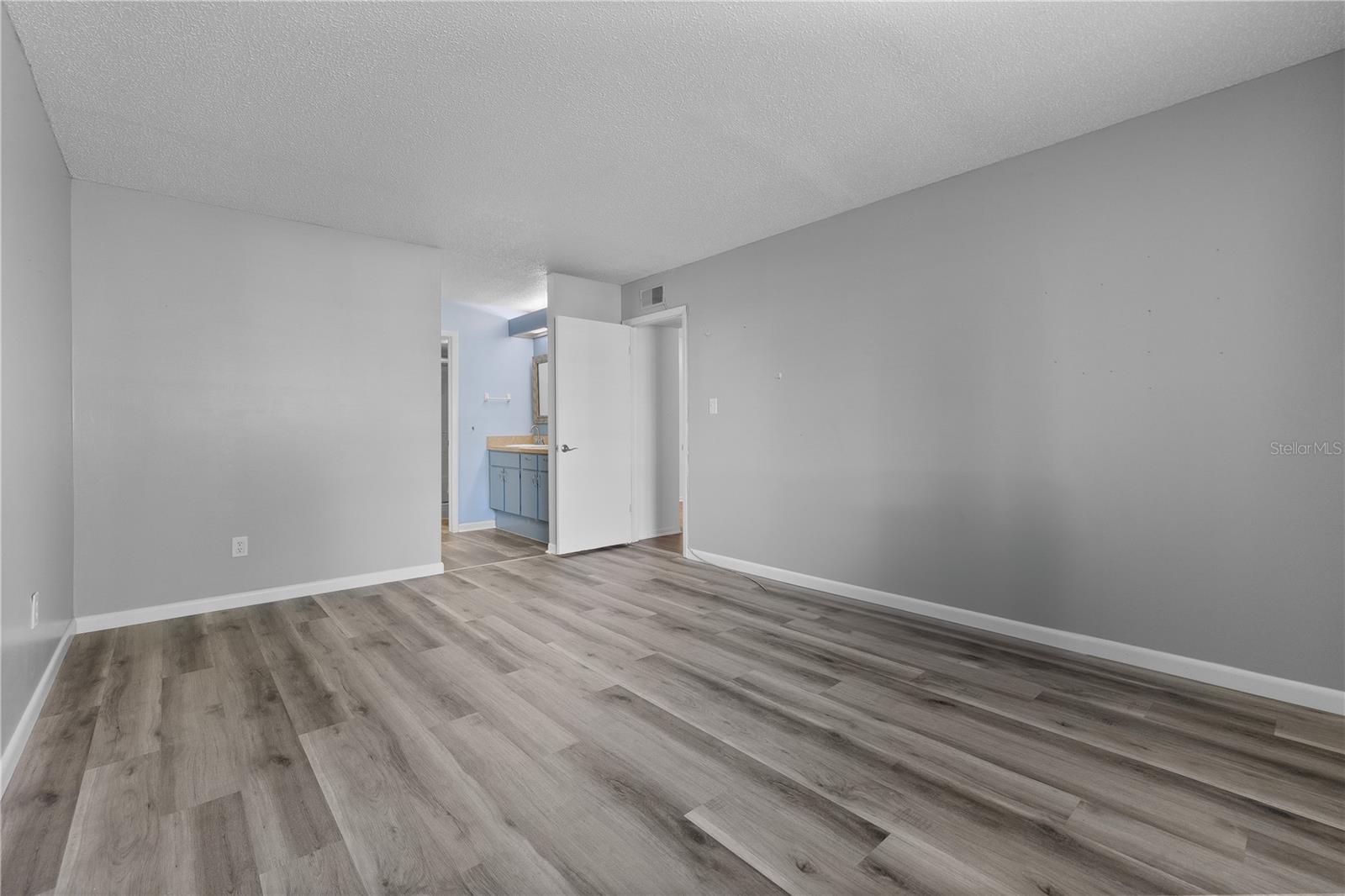 ESCONDIDO AT TOMOKA OAKS - Residential