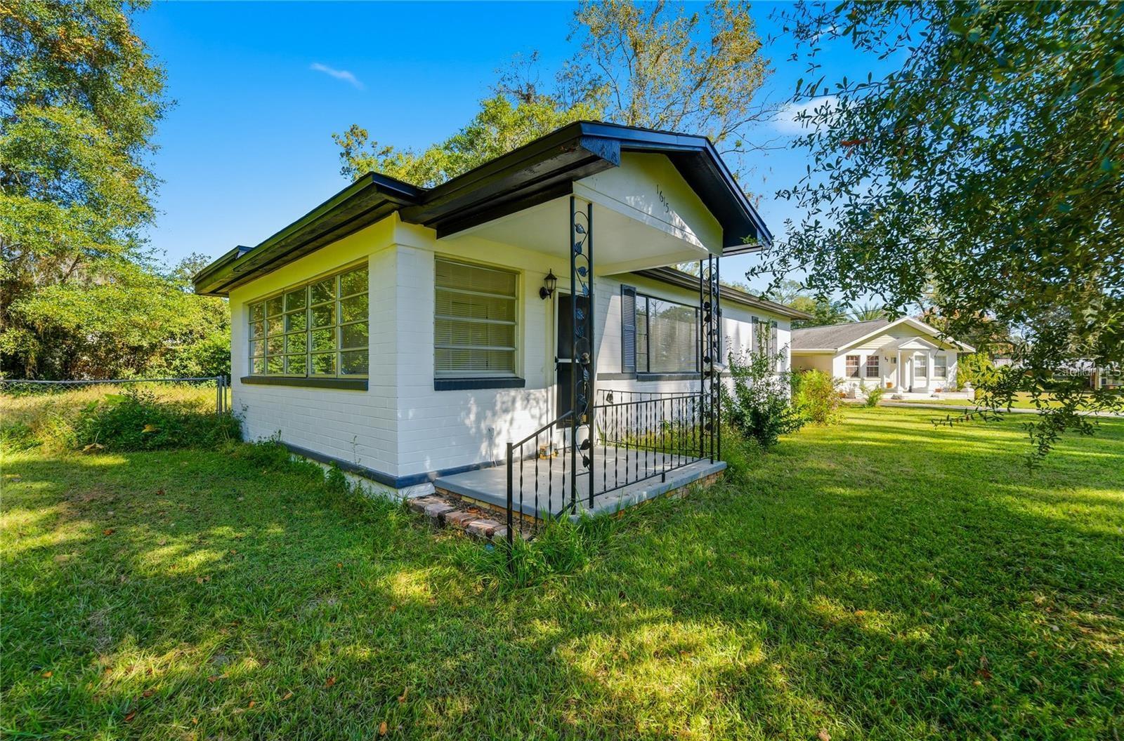 1615 NE 9TH STREET