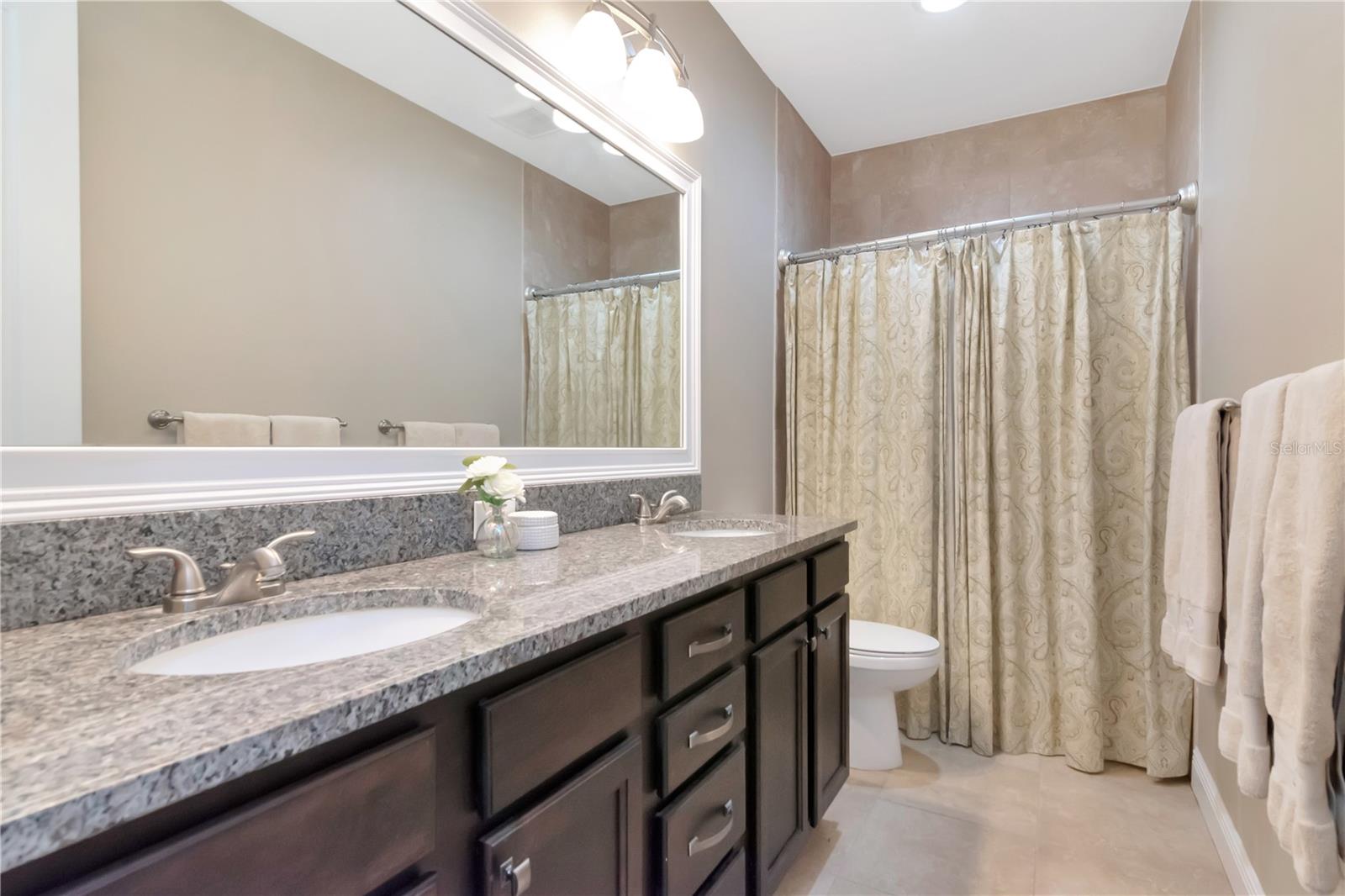 HORATIO & TAMPANIA TWNHMES - Residential