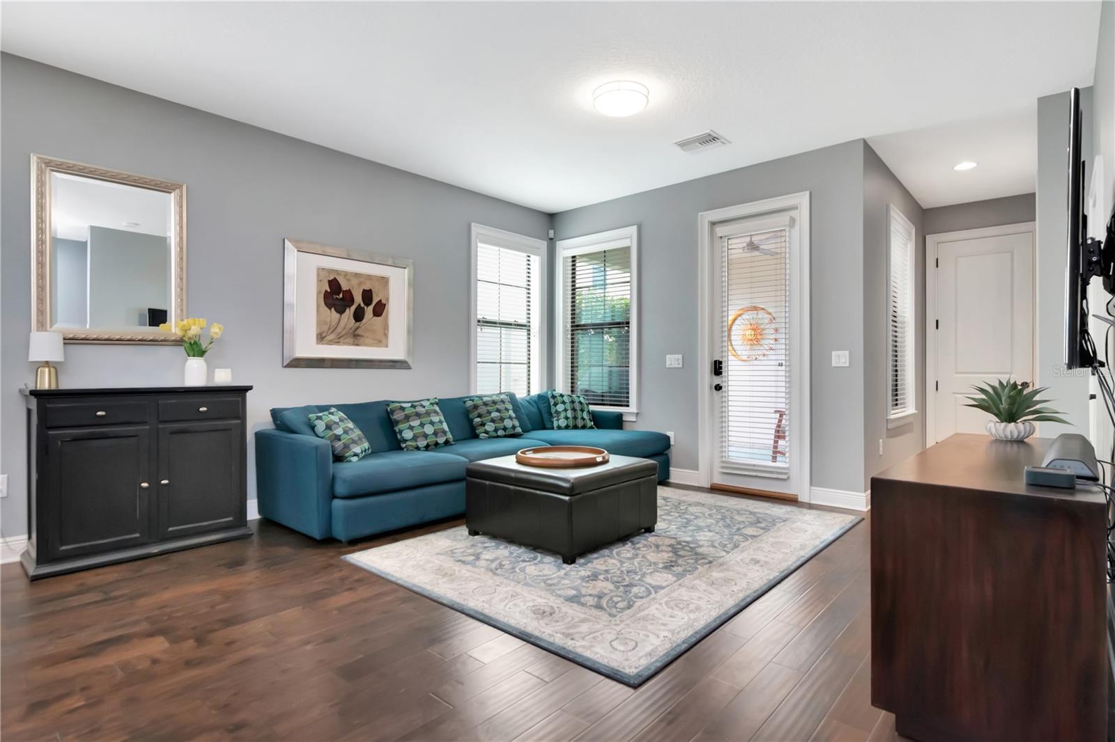 HORATIO & TAMPANIA TWNHMES - Residential