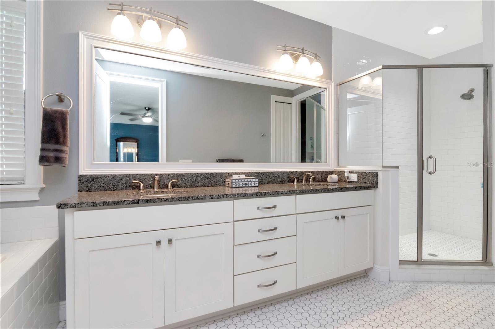 HORATIO & TAMPANIA TWNHMES - Residential