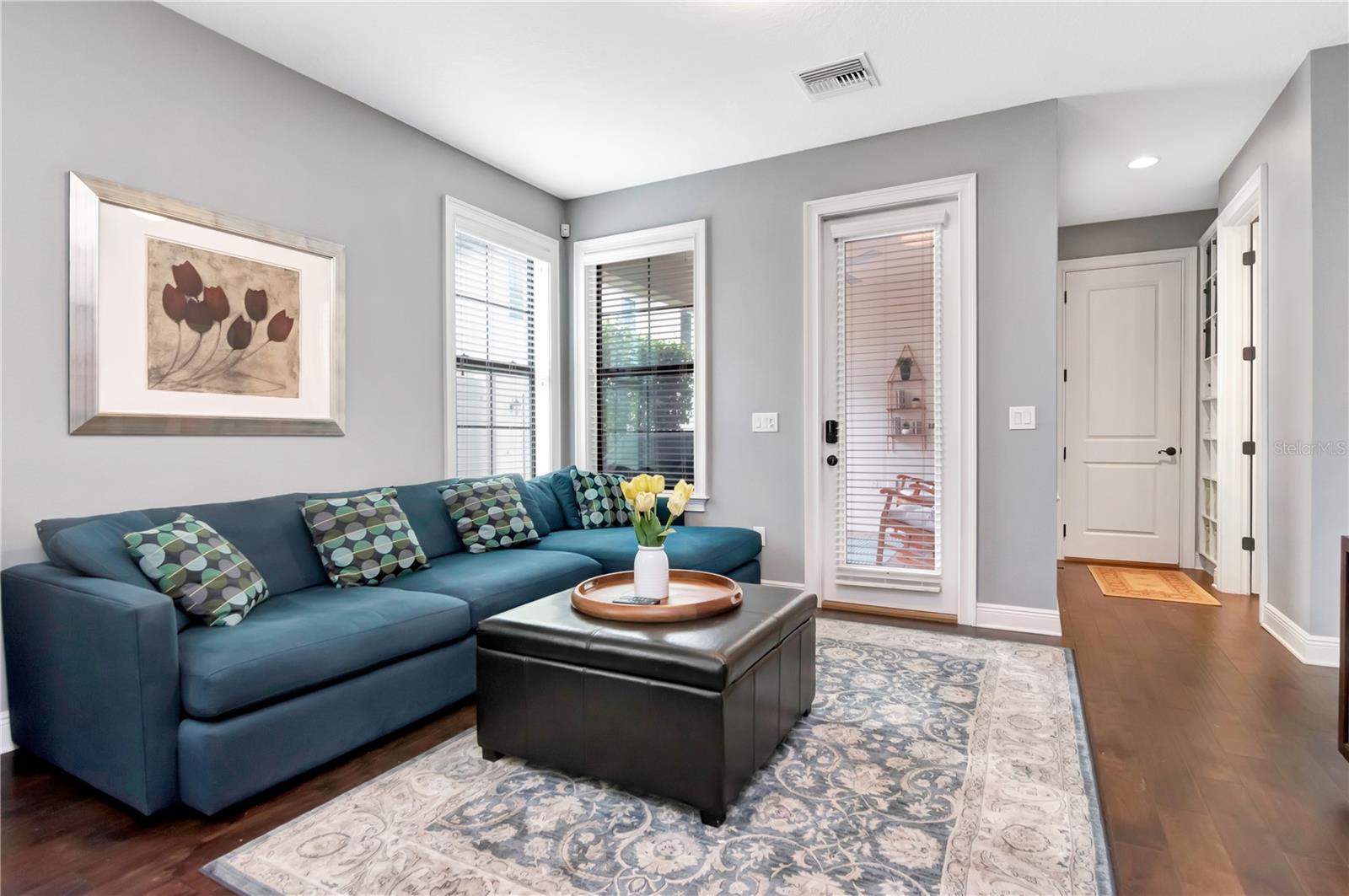 HORATIO & TAMPANIA TWNHMES - Residential