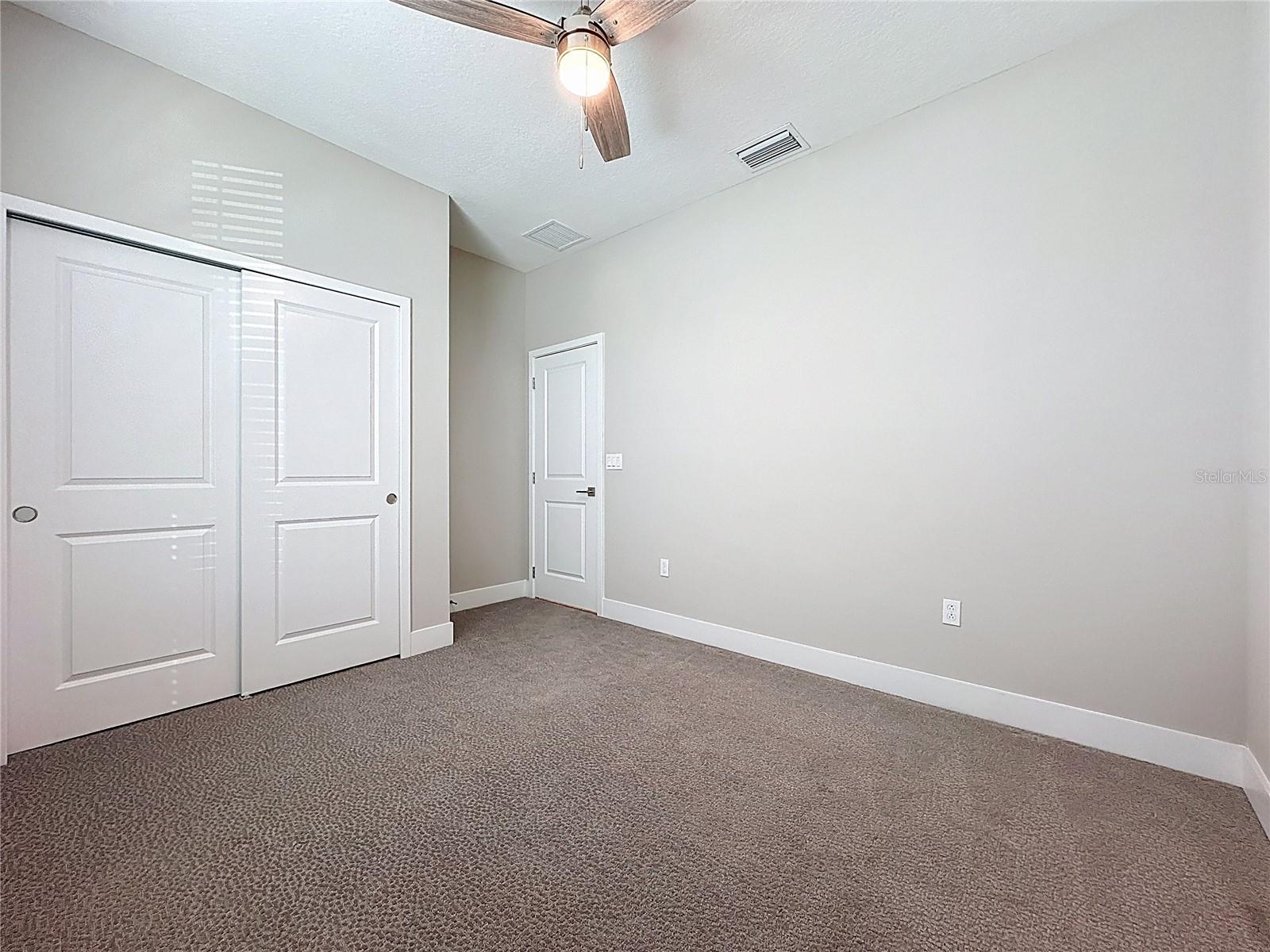 CASCADES OF GROVELAND (TRILOGY) - Residential