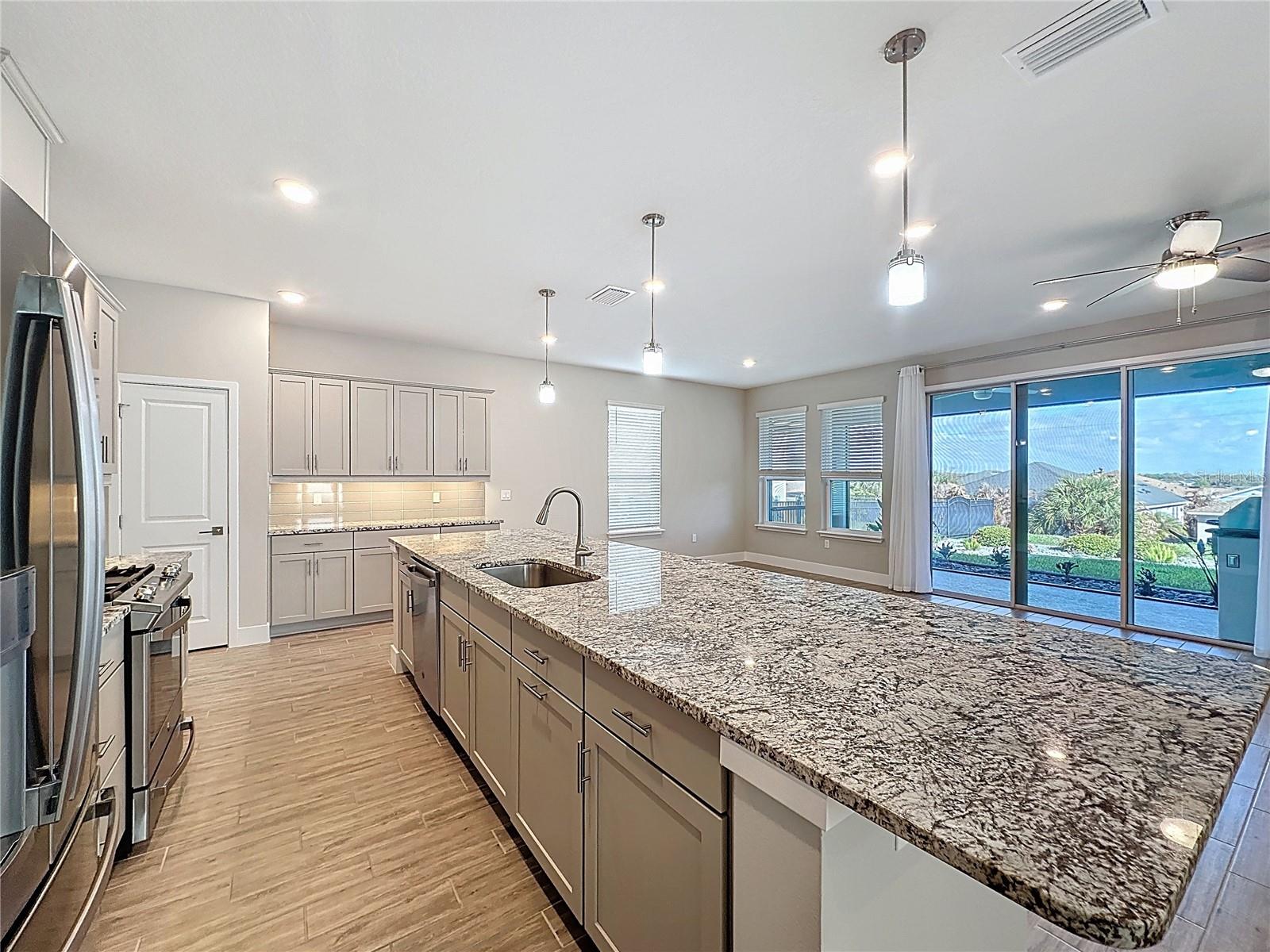 CASCADES OF GROVELAND (TRILOGY) - Residential