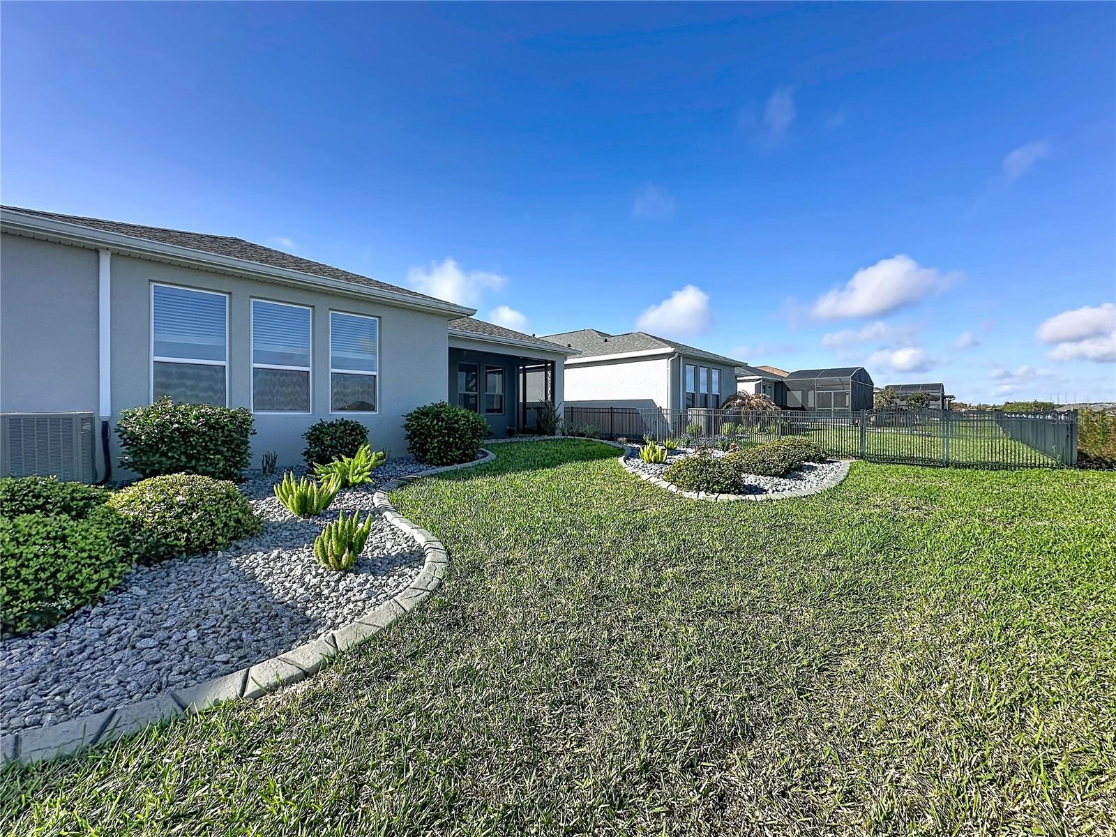 CASCADES OF GROVELAND (TRILOGY) - Residential