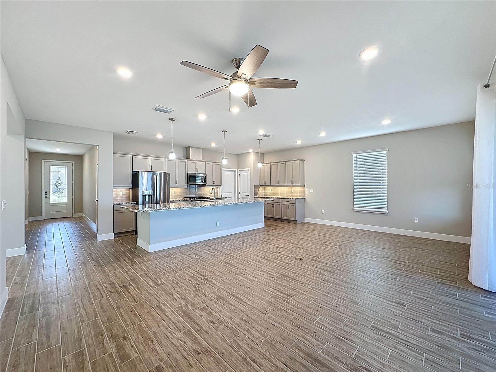 CASCADES OF GROVELAND (TRILOGY) - Residential