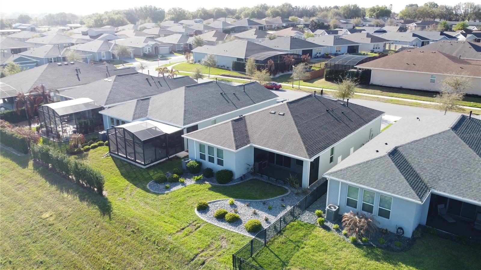 CASCADES OF GROVELAND (TRILOGY) - Residential