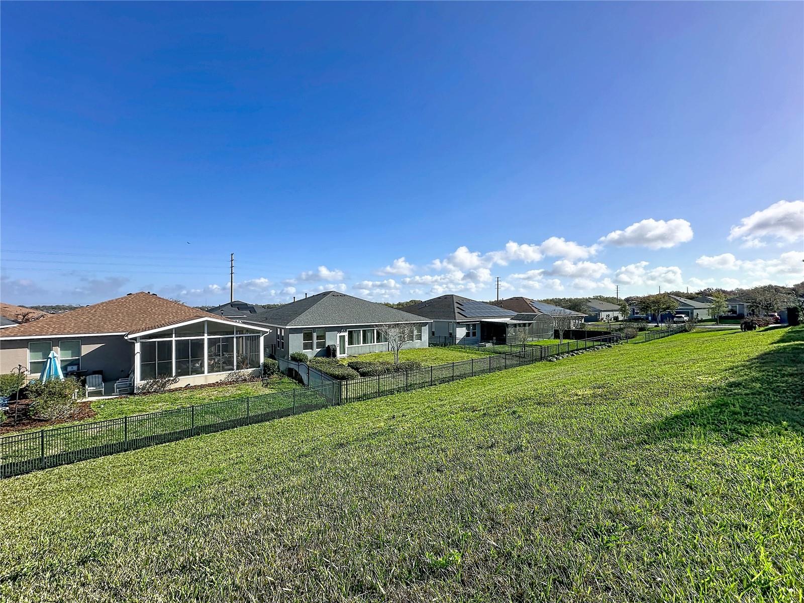 CASCADES OF GROVELAND (TRILOGY) - Residential