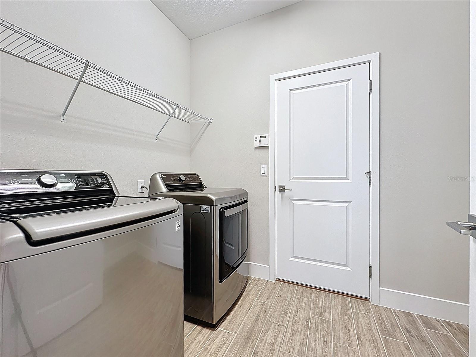 CASCADES OF GROVELAND (TRILOGY) - Residential