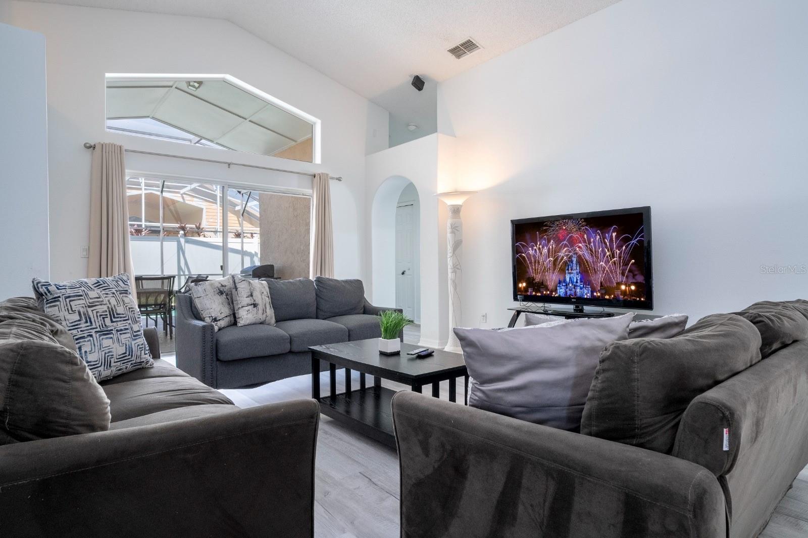 INDIAN POINT PH 4 - Residential Lease