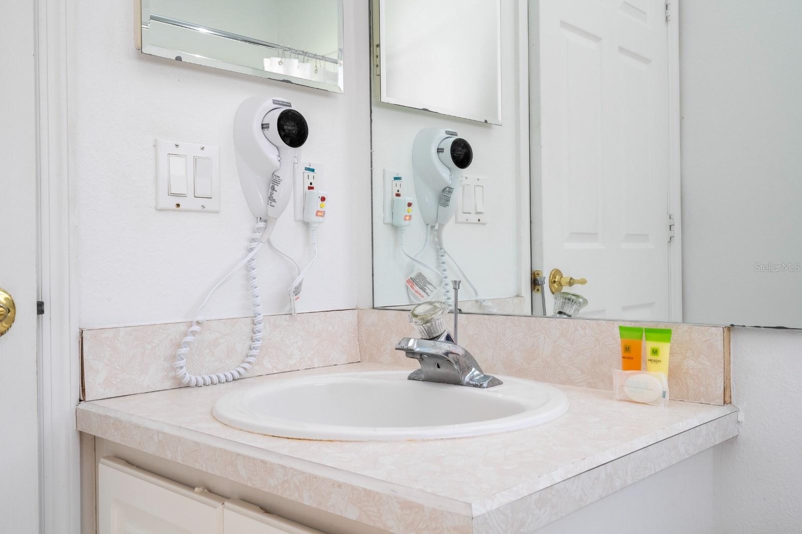 INDIAN POINT PH 4 - Residential Lease