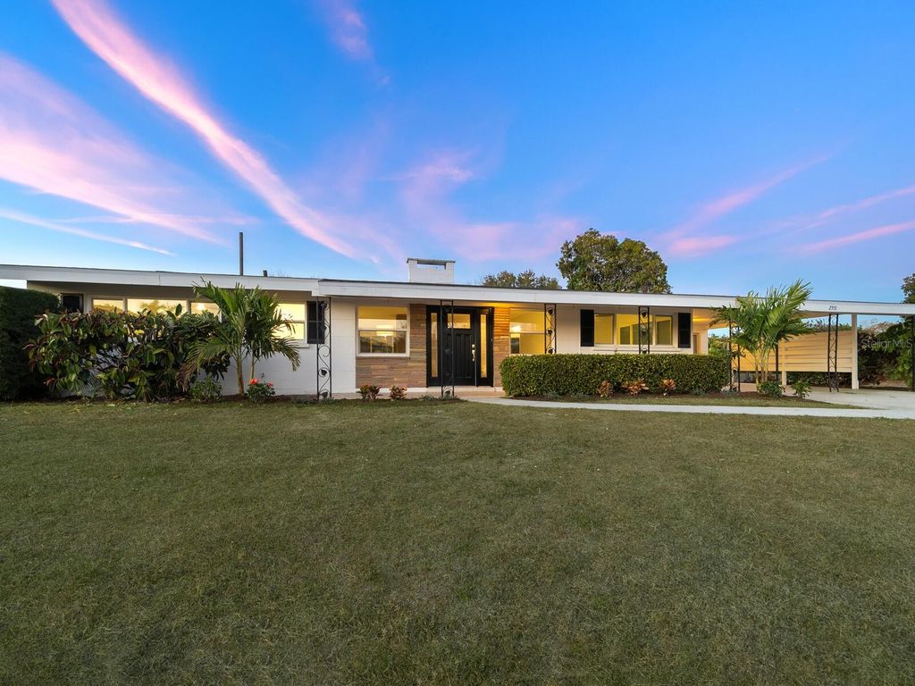 Photo of 2551 Hibiscus Street, Sarasota, FL 34239 (MLS # A4681532)