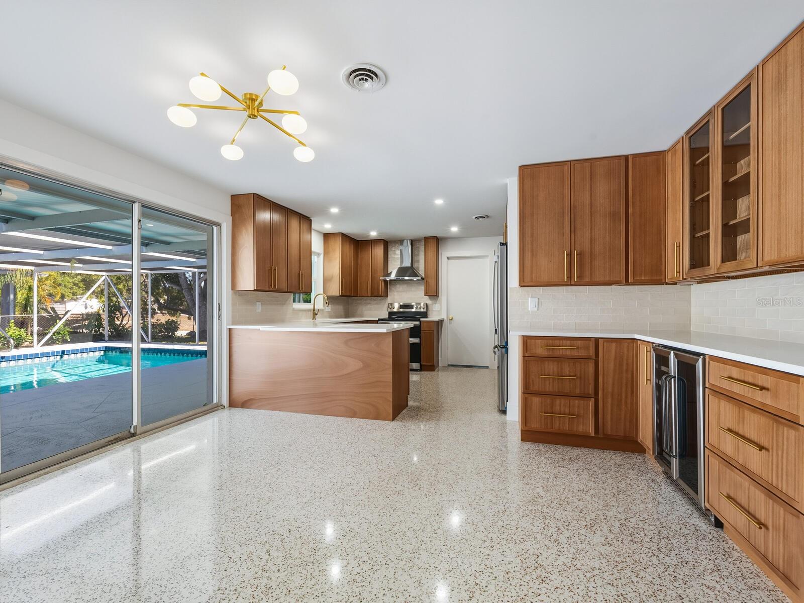 SOUTH GATE - Residential