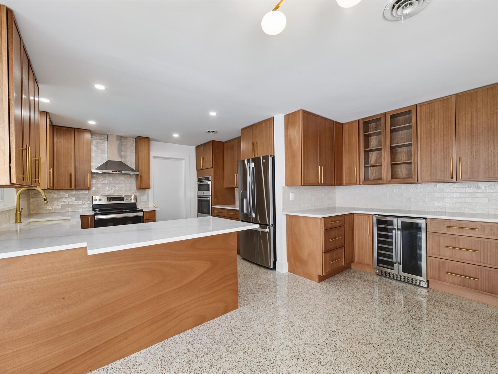 SOUTH GATE - Residential