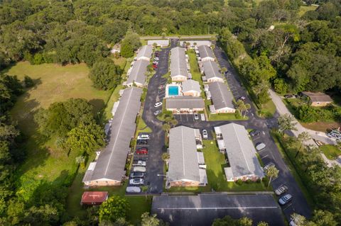 A home in DELAND