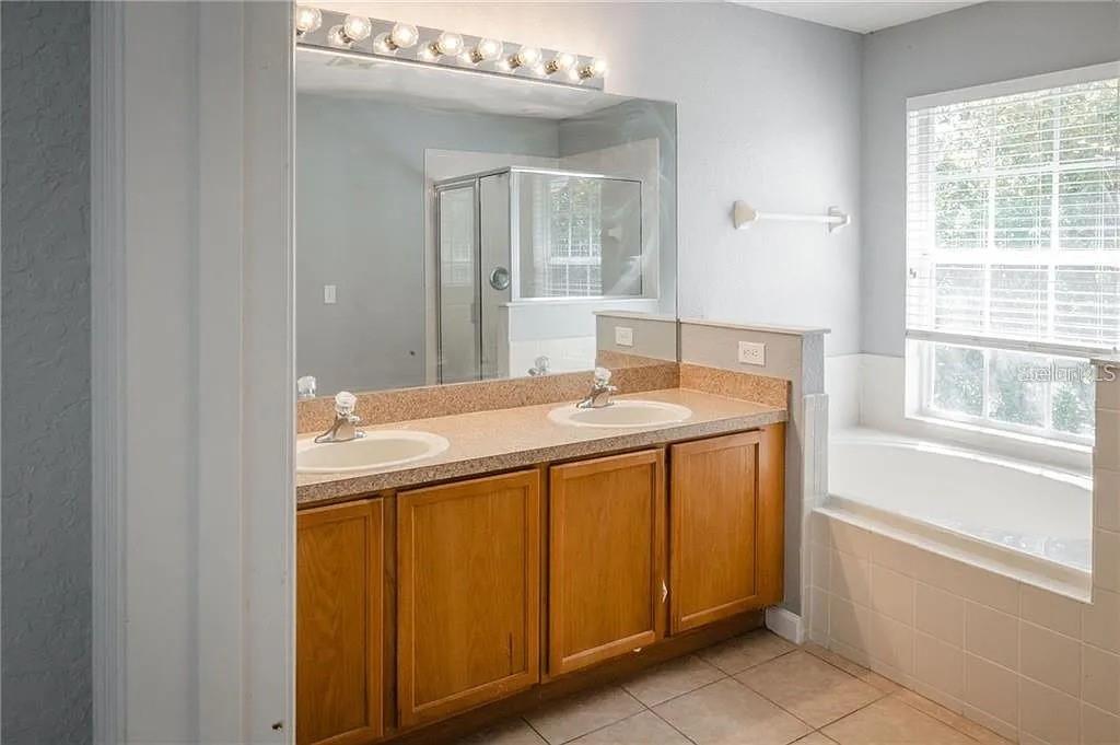 AVALON LAKES PH 03 VILLAGE A & B - Residential Lease