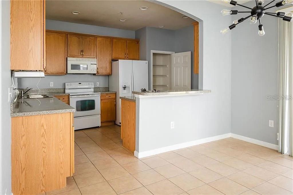 AVALON LAKES PH 03 VILLAGE A & B - Residential Lease