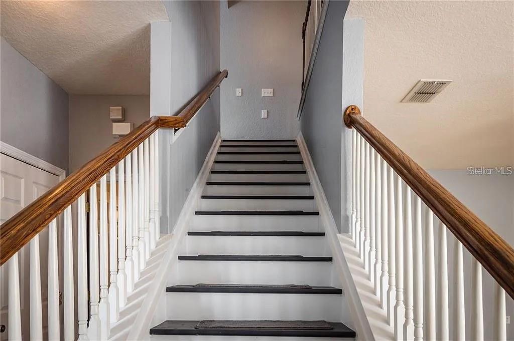 AVALON LAKES PH 03 VILLAGE A & B - Residential Lease