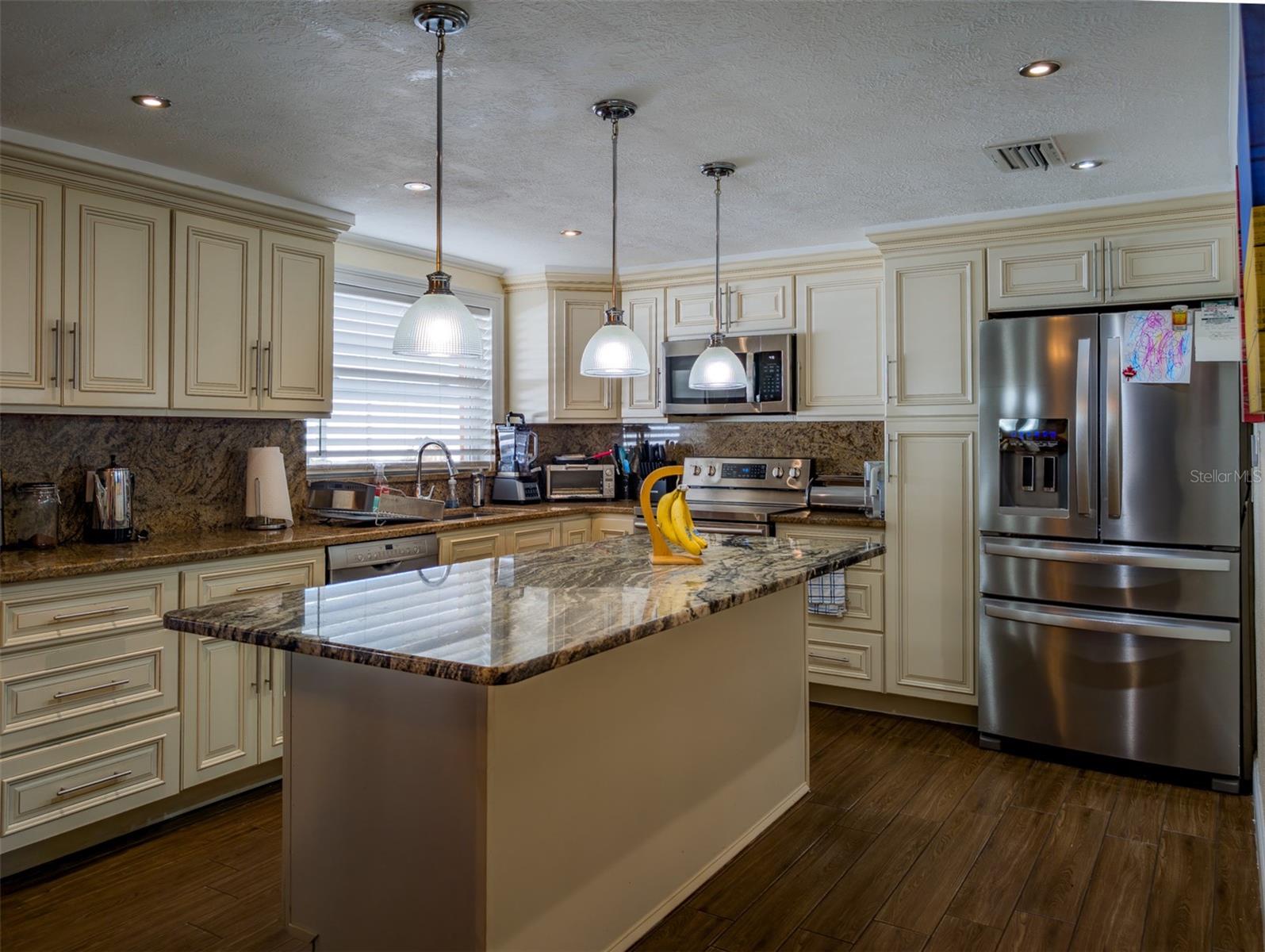 EMBASSY HILLS - Residential