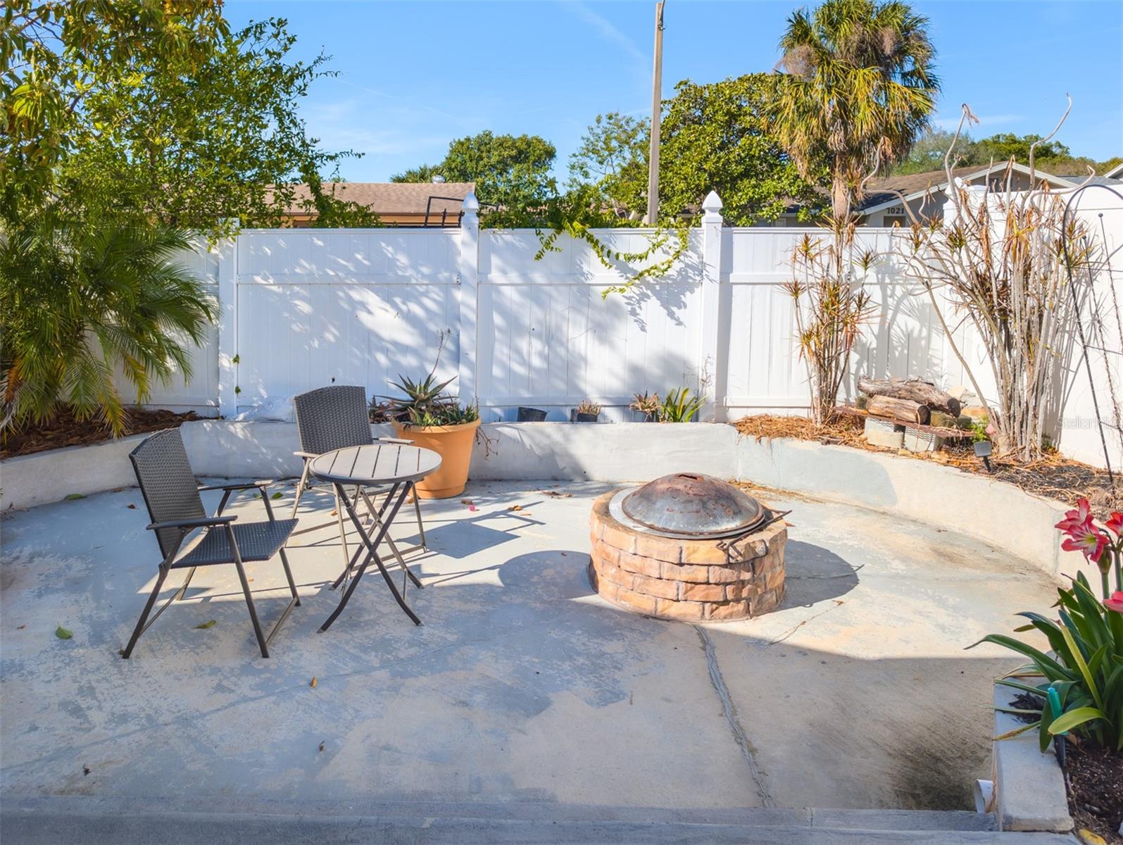 EMBASSY HILLS - Residential