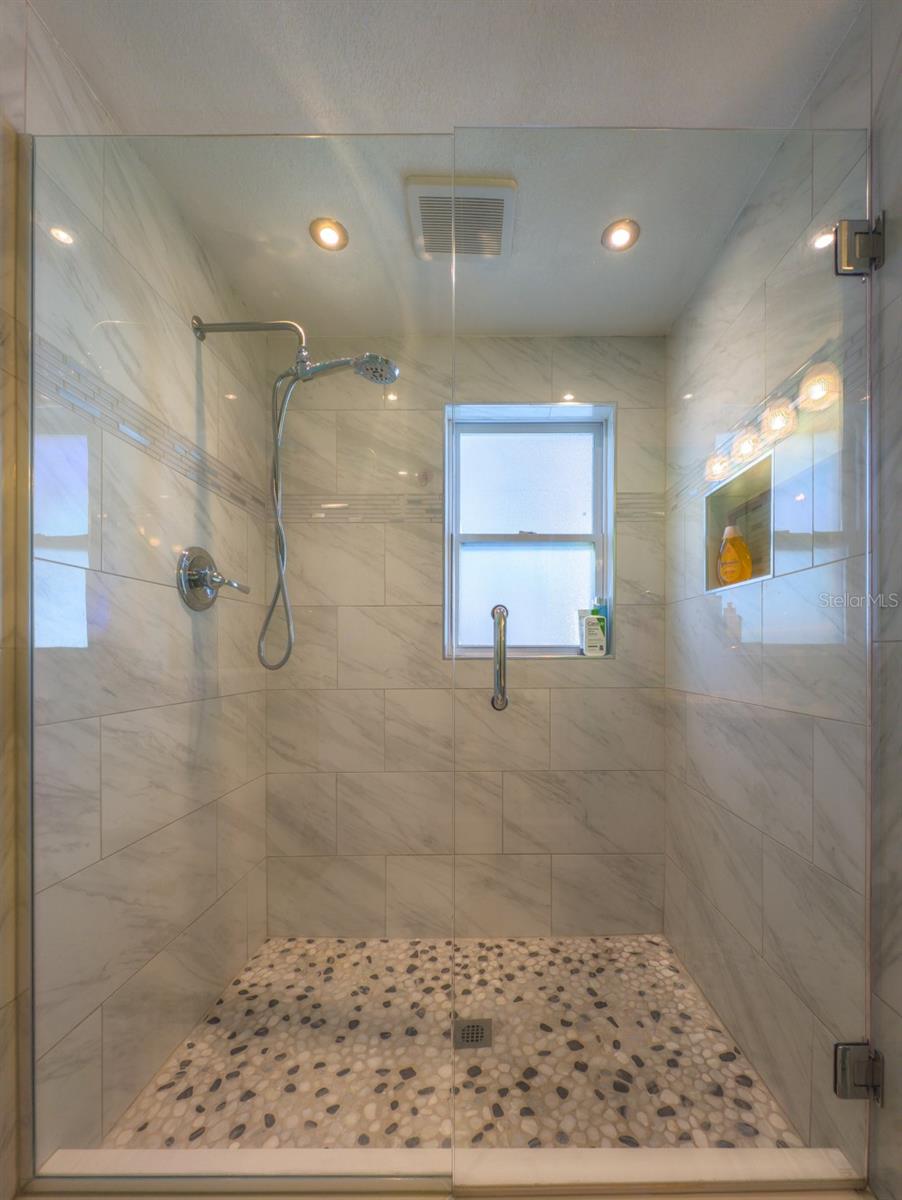 EMBASSY HILLS - Residential